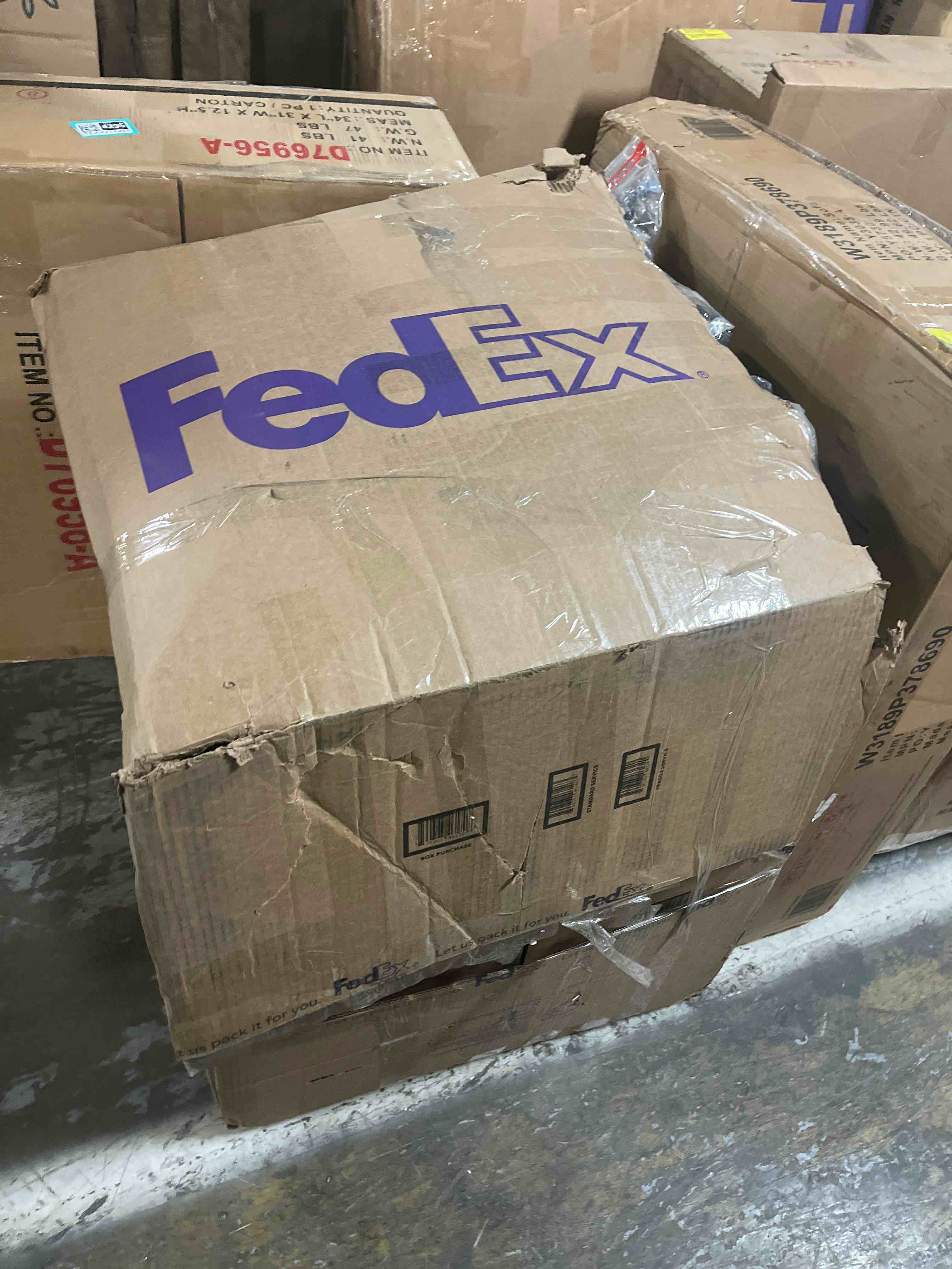 Condition photo showing Good Condition for U-Shaped Upholstered Sectional with Sleeper Sofa, Console with USB & Chaise(3 Cushions Only) 