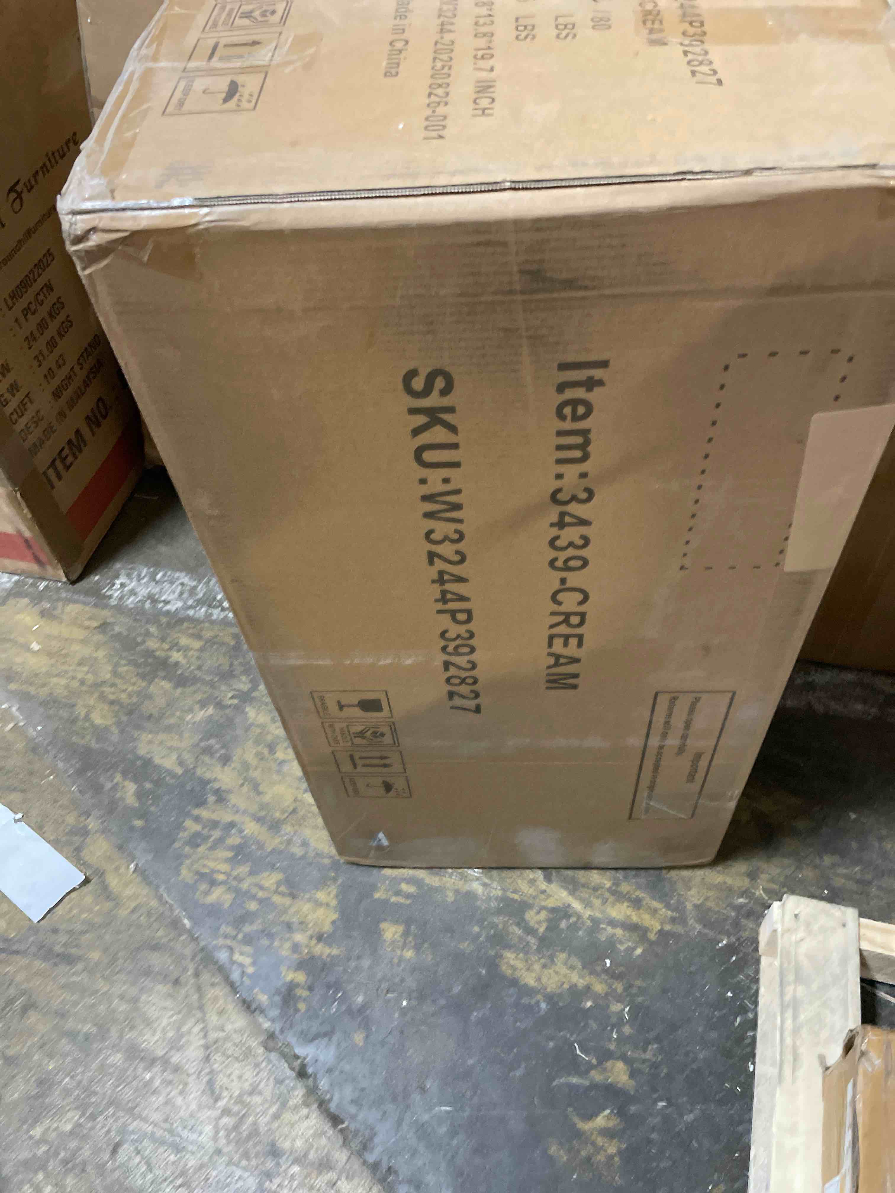 Condition photo showing New/Like New for modern farmhouse dinning table chairs set of 6