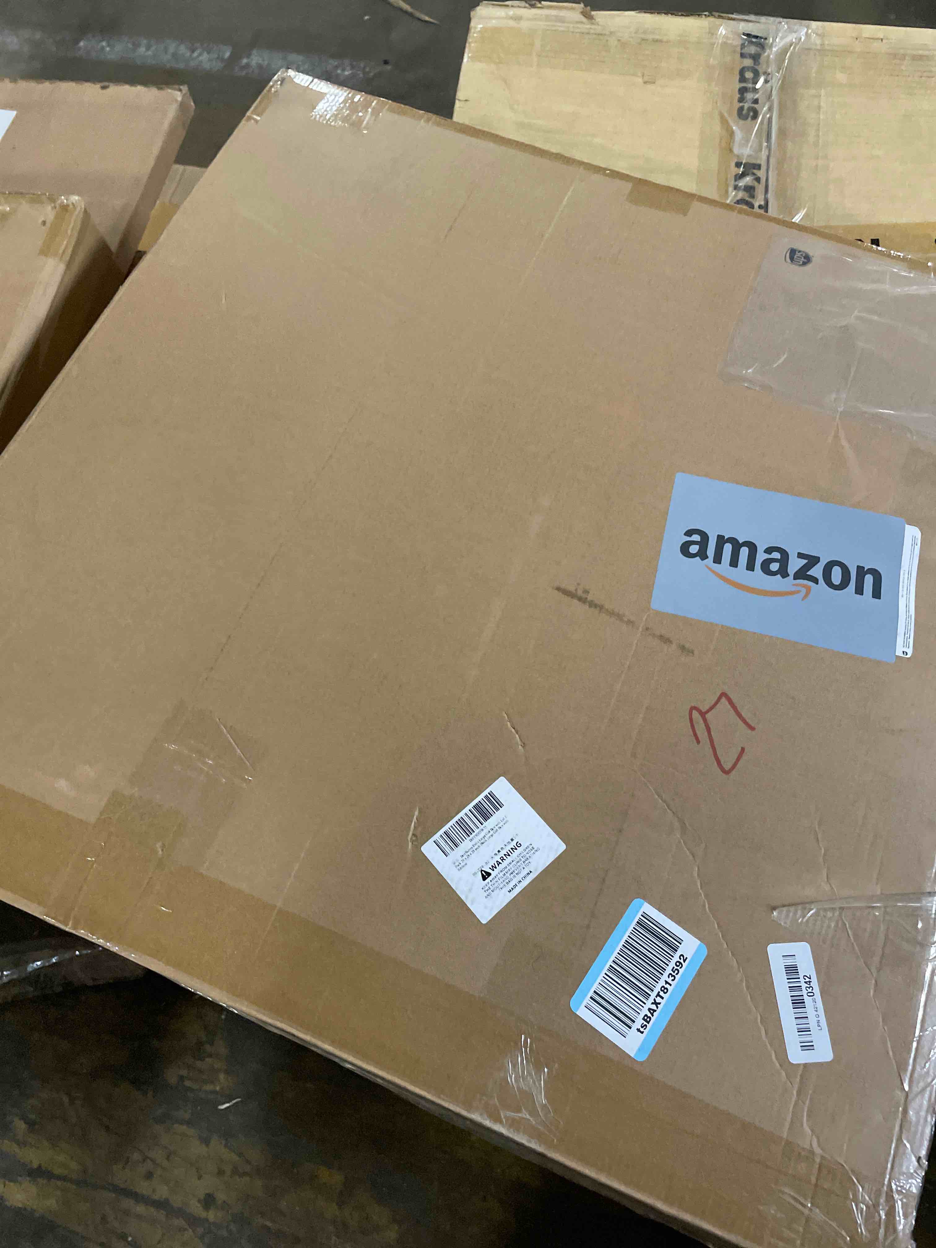 Condition photo showing New/Like New for Extra Large Gift Box with Lid 28x28x28 Inches, Black Big Gift Box for Gender Reveal, Giant Gift Boxes with Lids for Presents Packaging for Birthday Surprise, Christmas, Anniversaries, Wedding Party