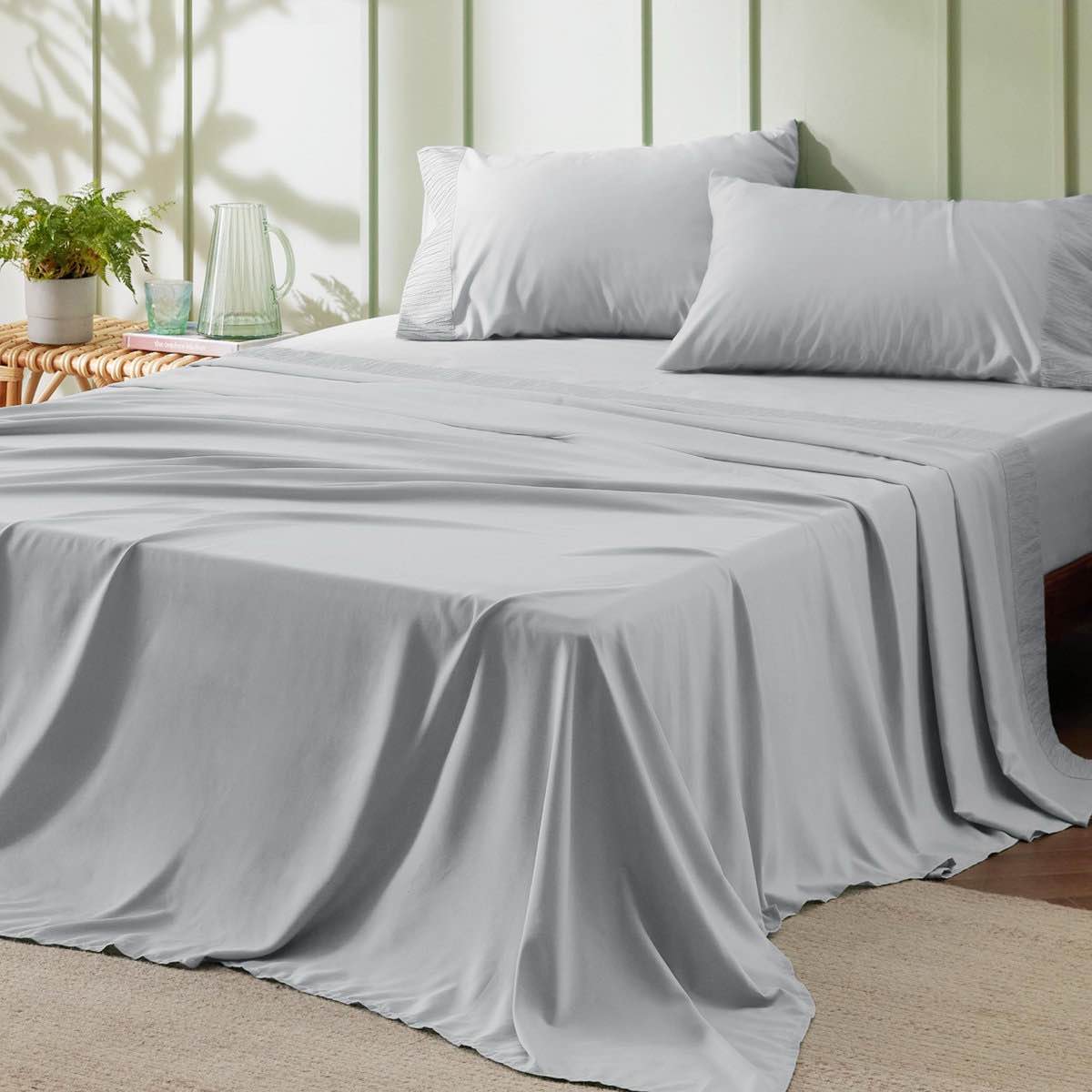 Bedsure Polyester Microfiber Sheet Set Hotel Luxury Sheets, Easy Care Cooling Bed Sheet Set 84GSM(80" x 95")