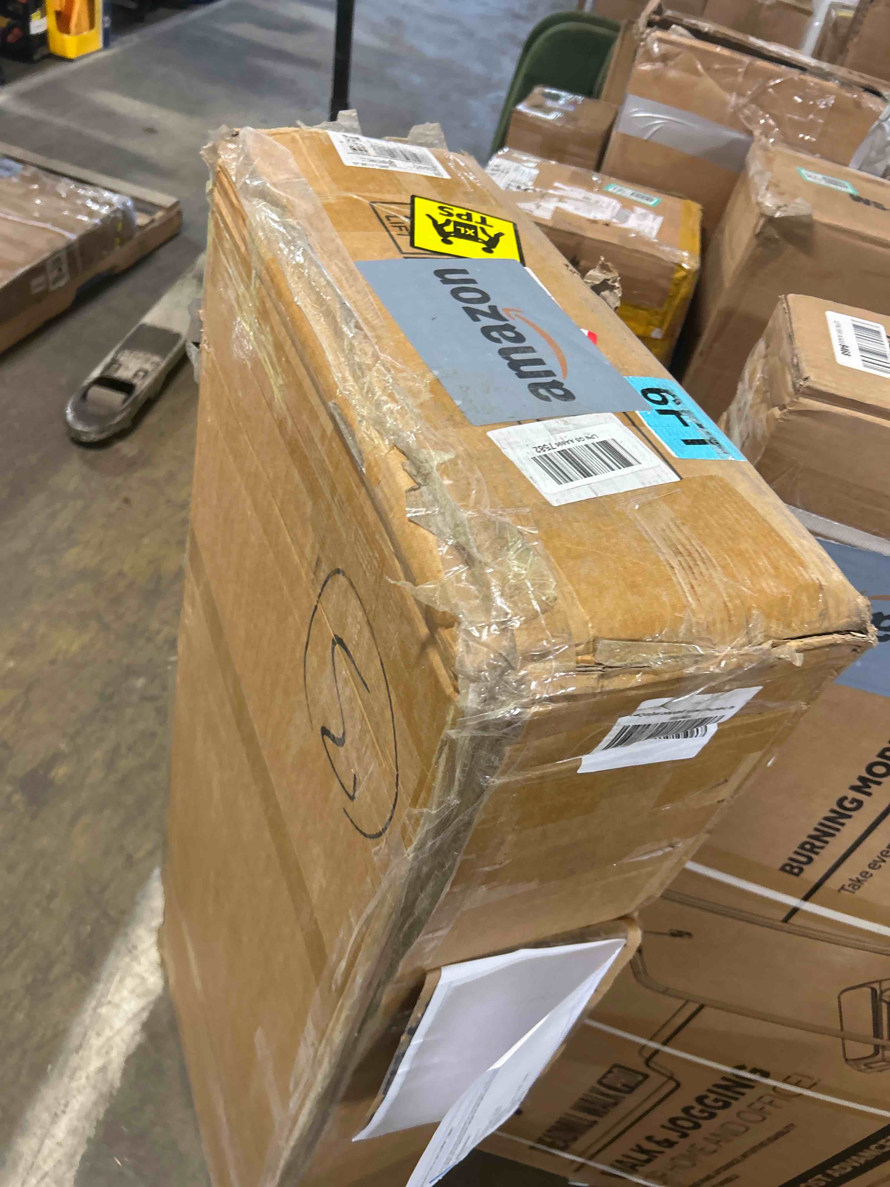 Condition photo showing New/Like New for Chrangmay Modern Chest of Drawers with 9 Drawers,Deep Drawers,Clothes Organizer,Large Storage Cabinet for Living Room, Bedroom,Hallway,with Anti-Tipping Device,Brown