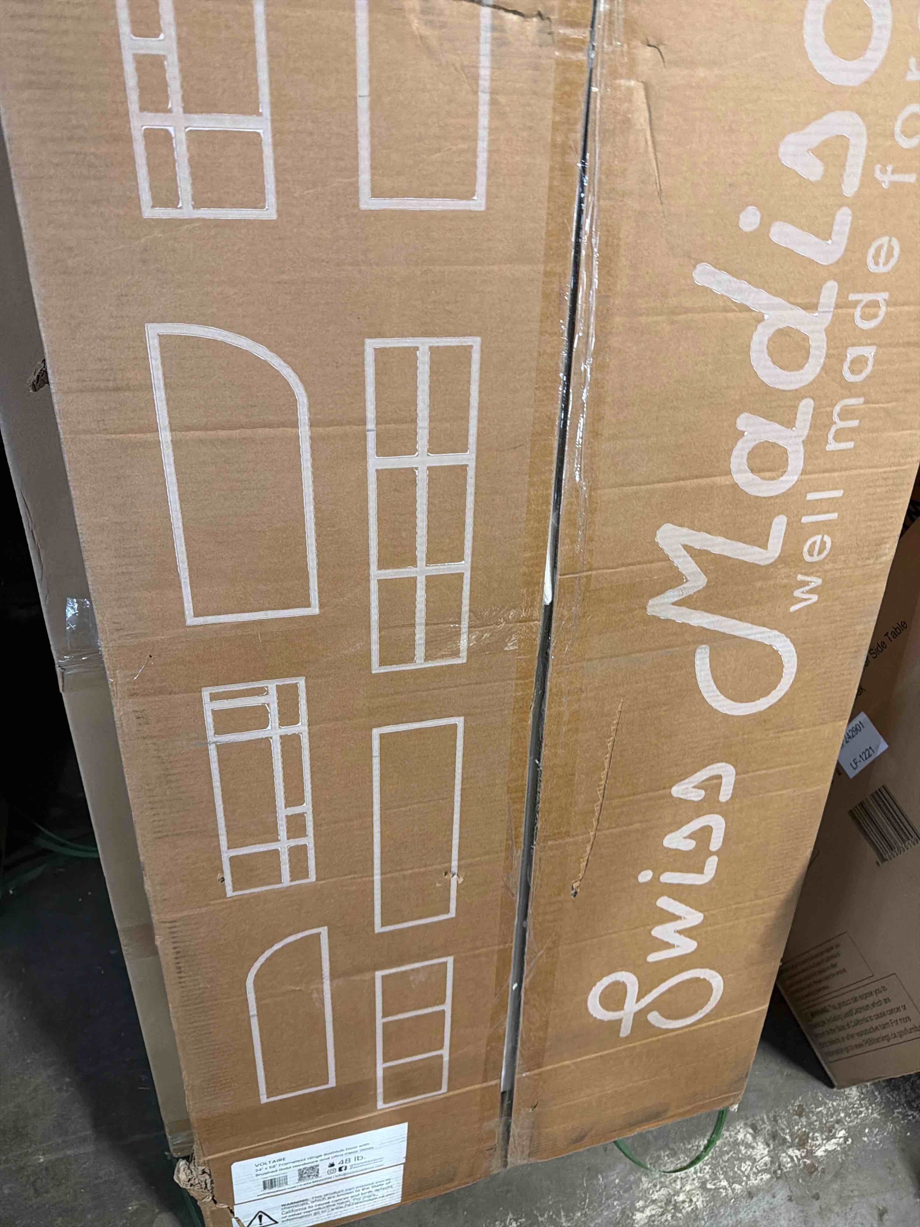 Condition photo showing New/Like New for Swiss Madison - well made forever Marseille 24" Bathroom White and Brushed Gold Bath Vanity