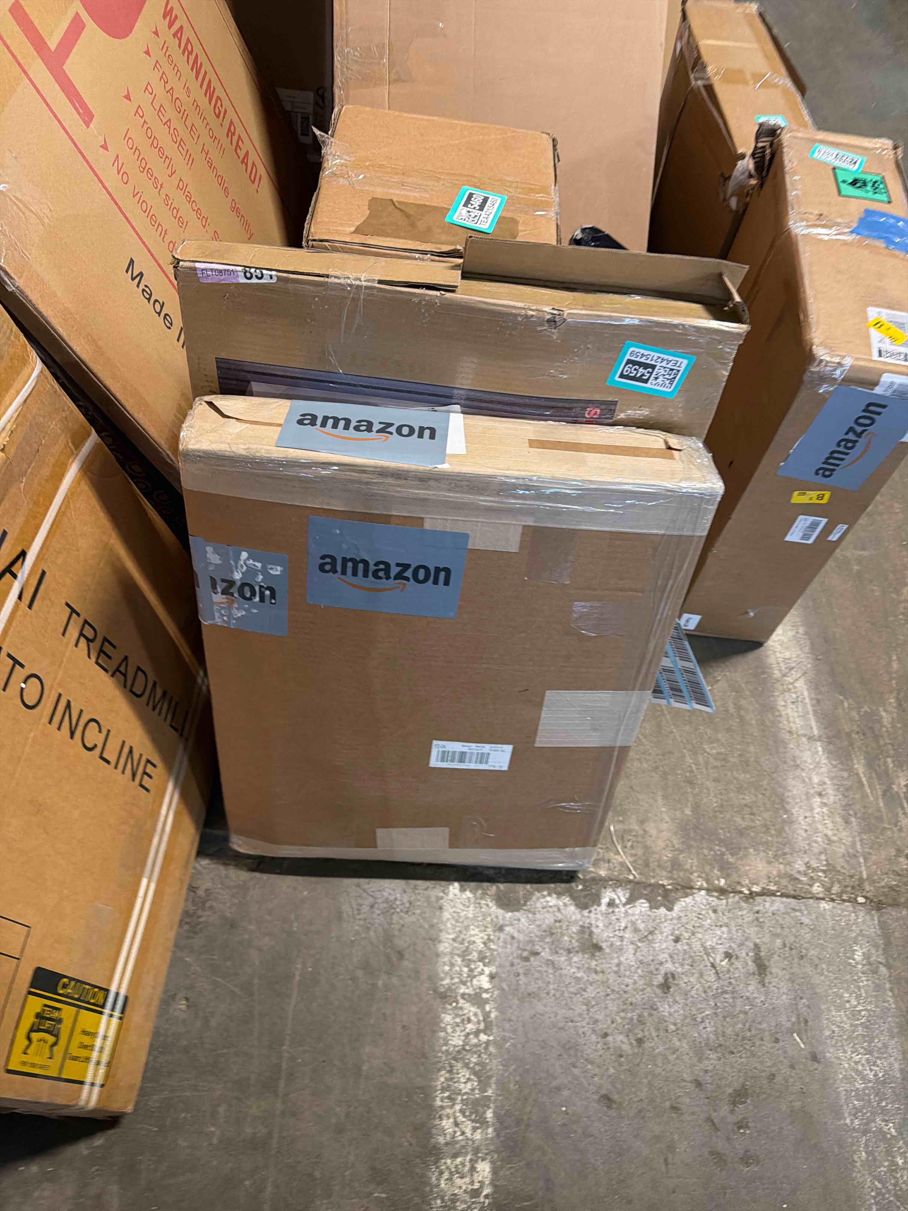 Condition photo showing New/Like New for Venture Horizon Revolving Media Tower 600 Black