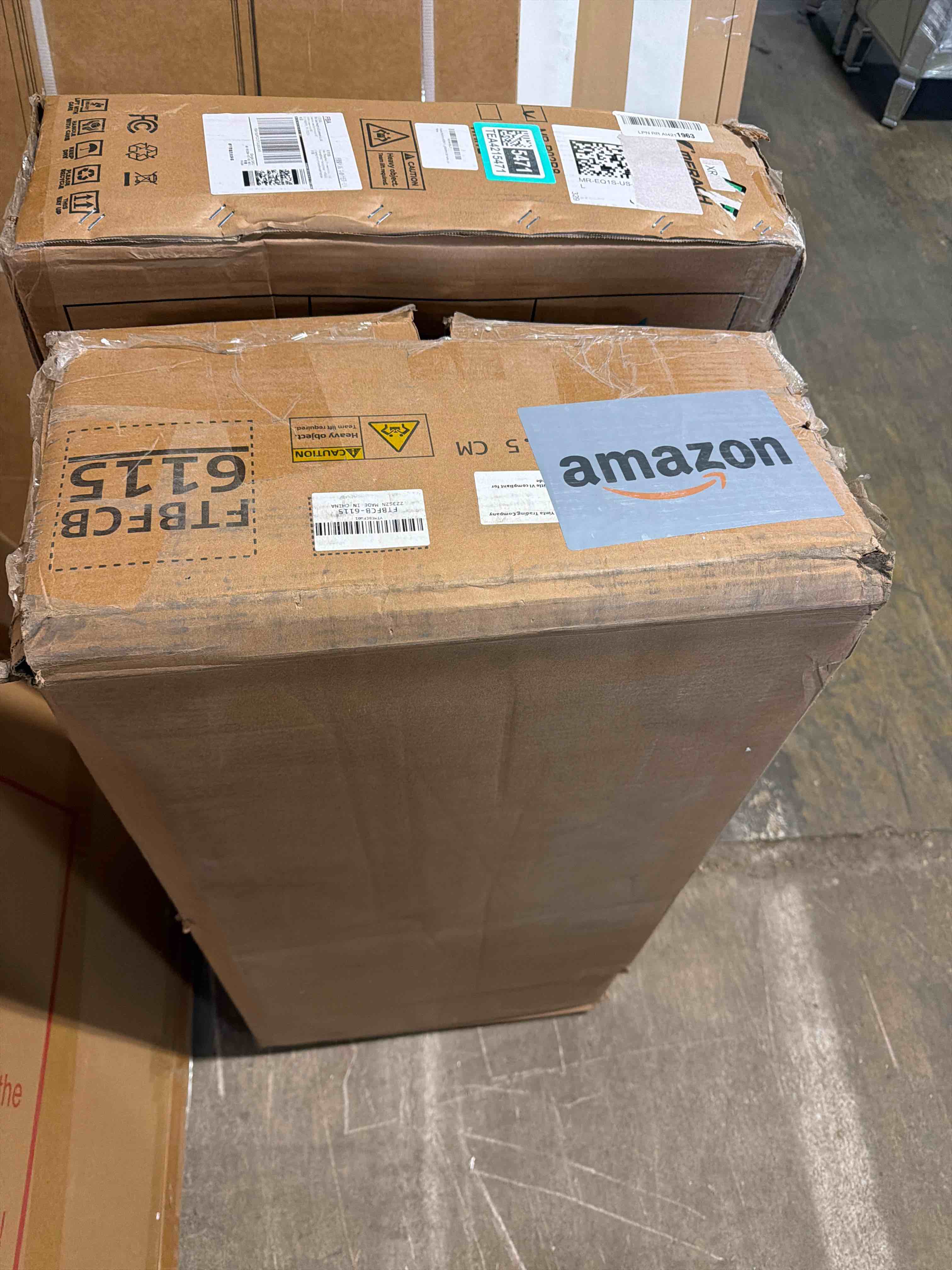 Condition photo showing New/Like New for 32 in Width Fluted Nightstand, Modern 3 Drawer Bedside Table with Faux Marble Top, Wood Chest of Bedside Table with Curved Profile, End Table for Bedroom, Living Room, Hallway, Entryway