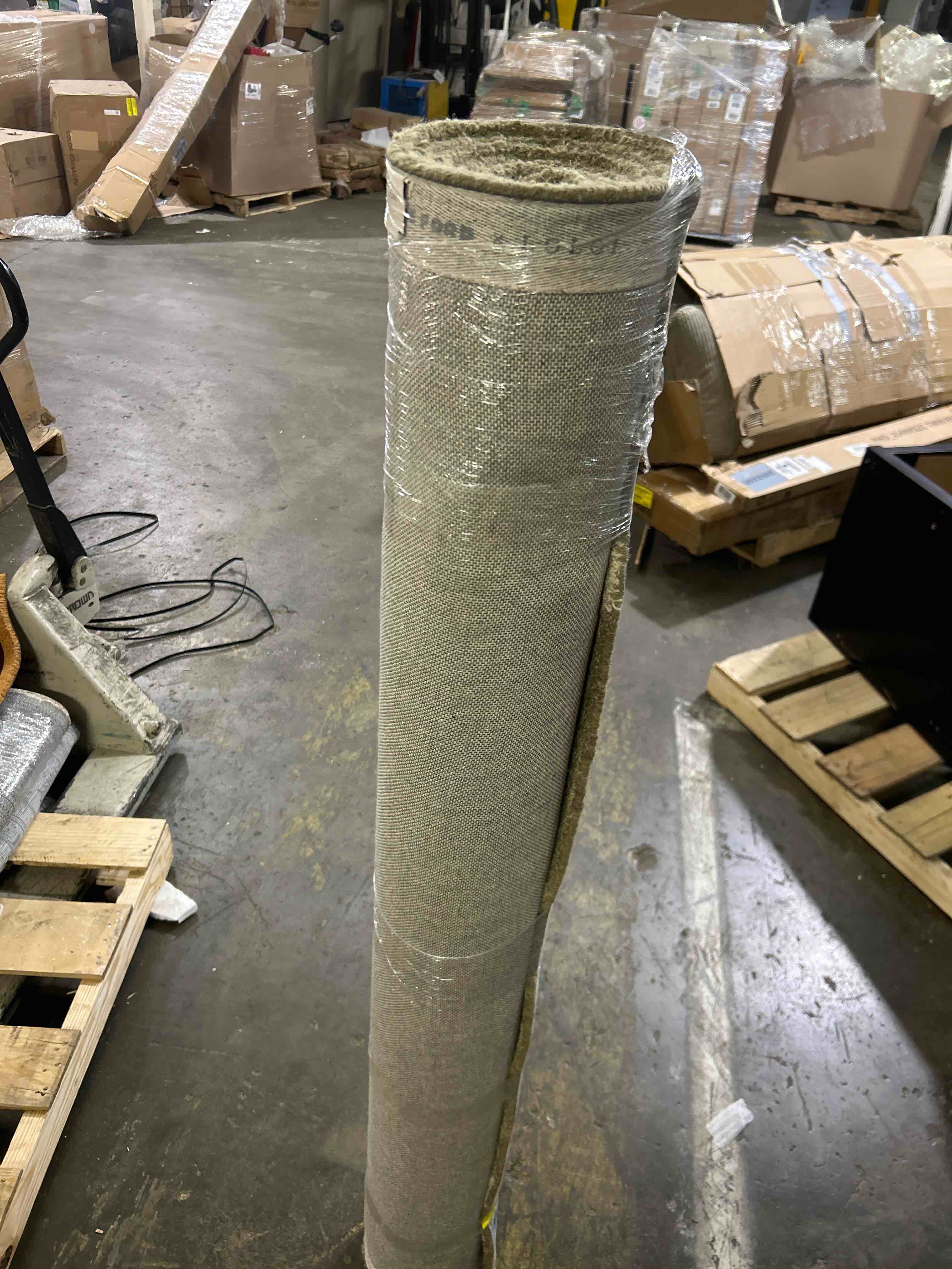 Condition photo showing New/Like New for Leanne Ford x Loloi Craven Light Olive / Oatmeal Area Rug3”6 by 5”