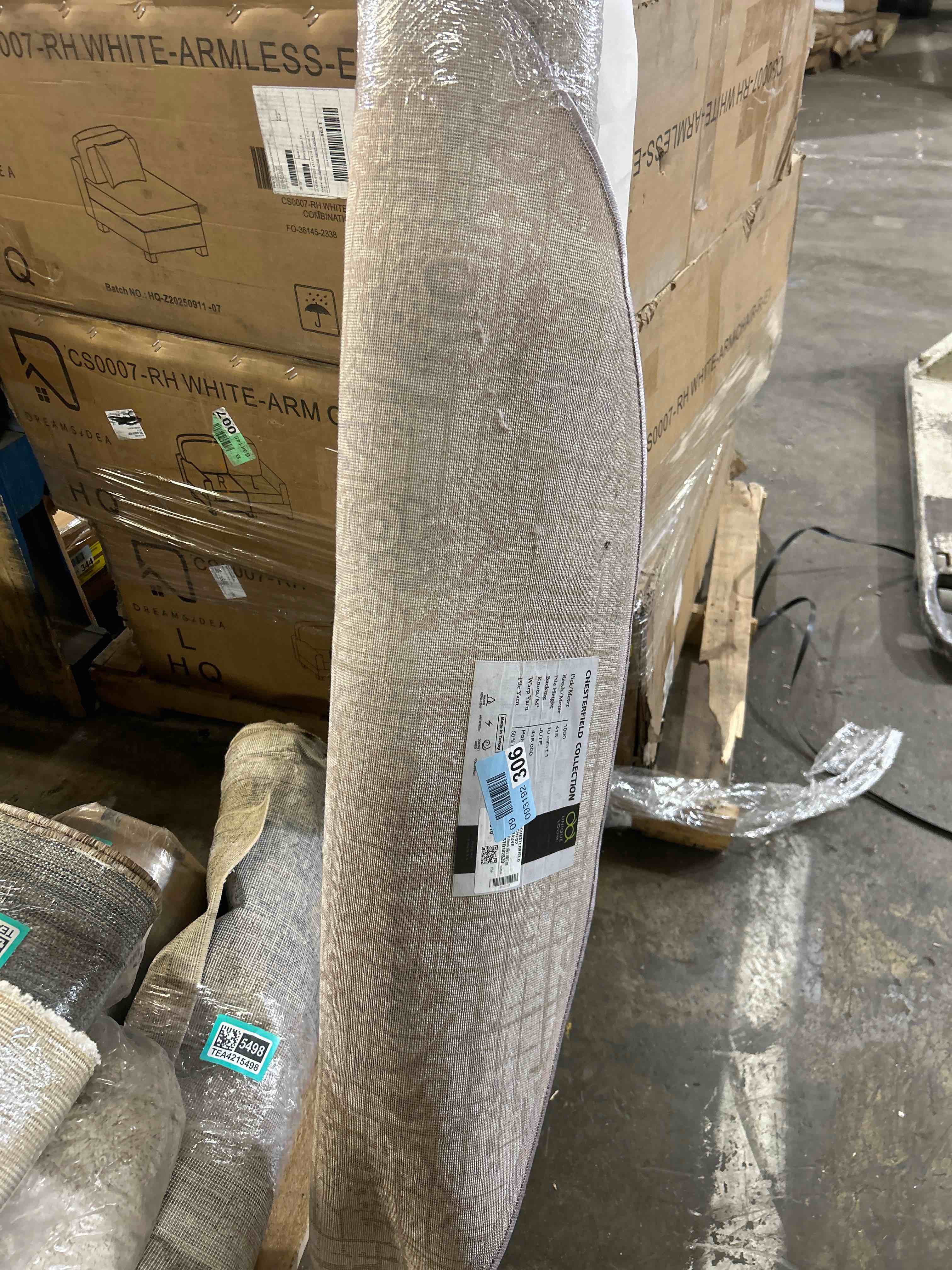 Condition photo showing New/Like New for Alissa Abstract Indoor Rug