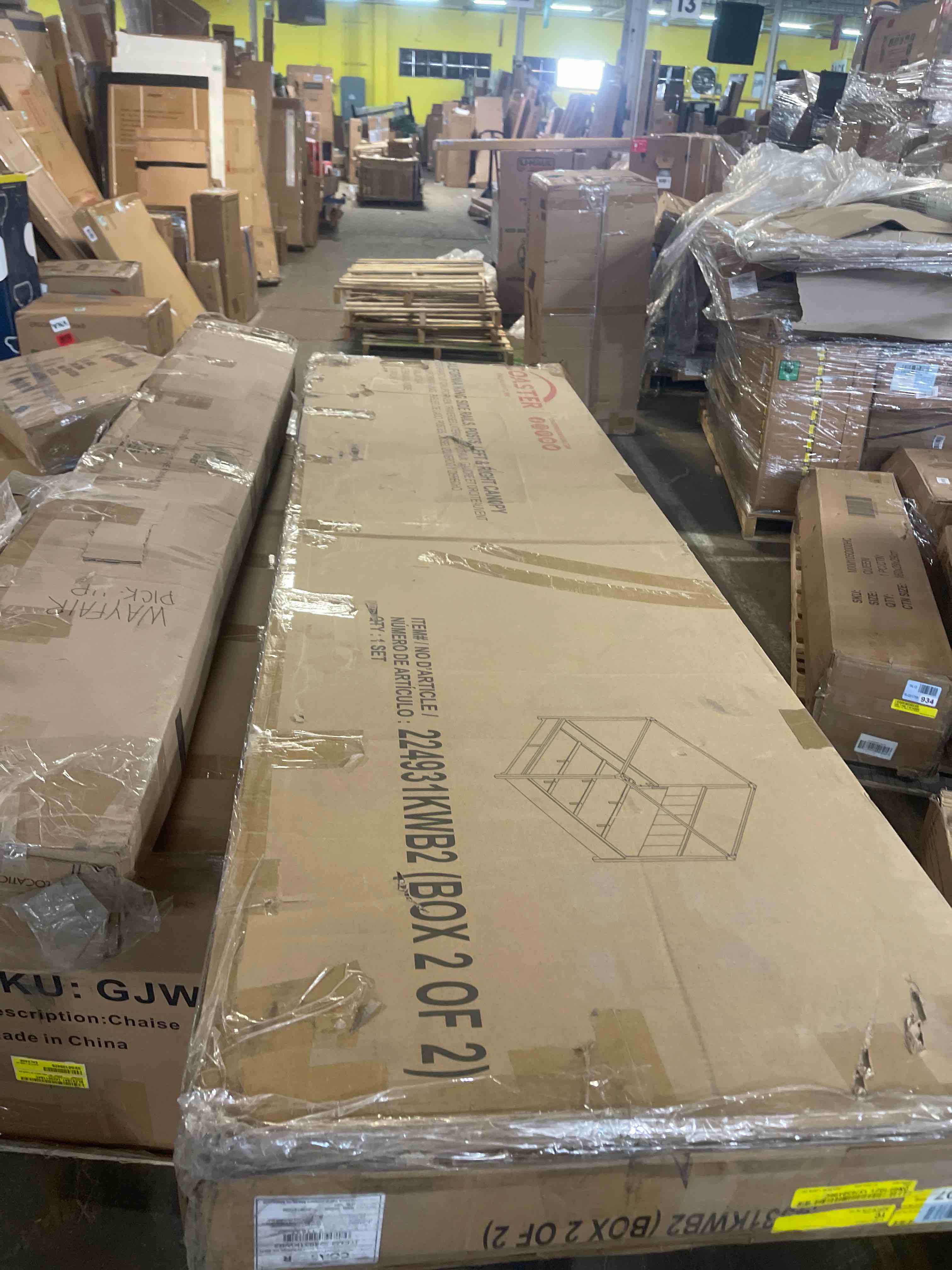 Condition photo showing New/Like New for Elegant Canopy Bed Frame with Post Poles - 4 Corner Bed Frame, Stainless Steel, Thick Black, California King