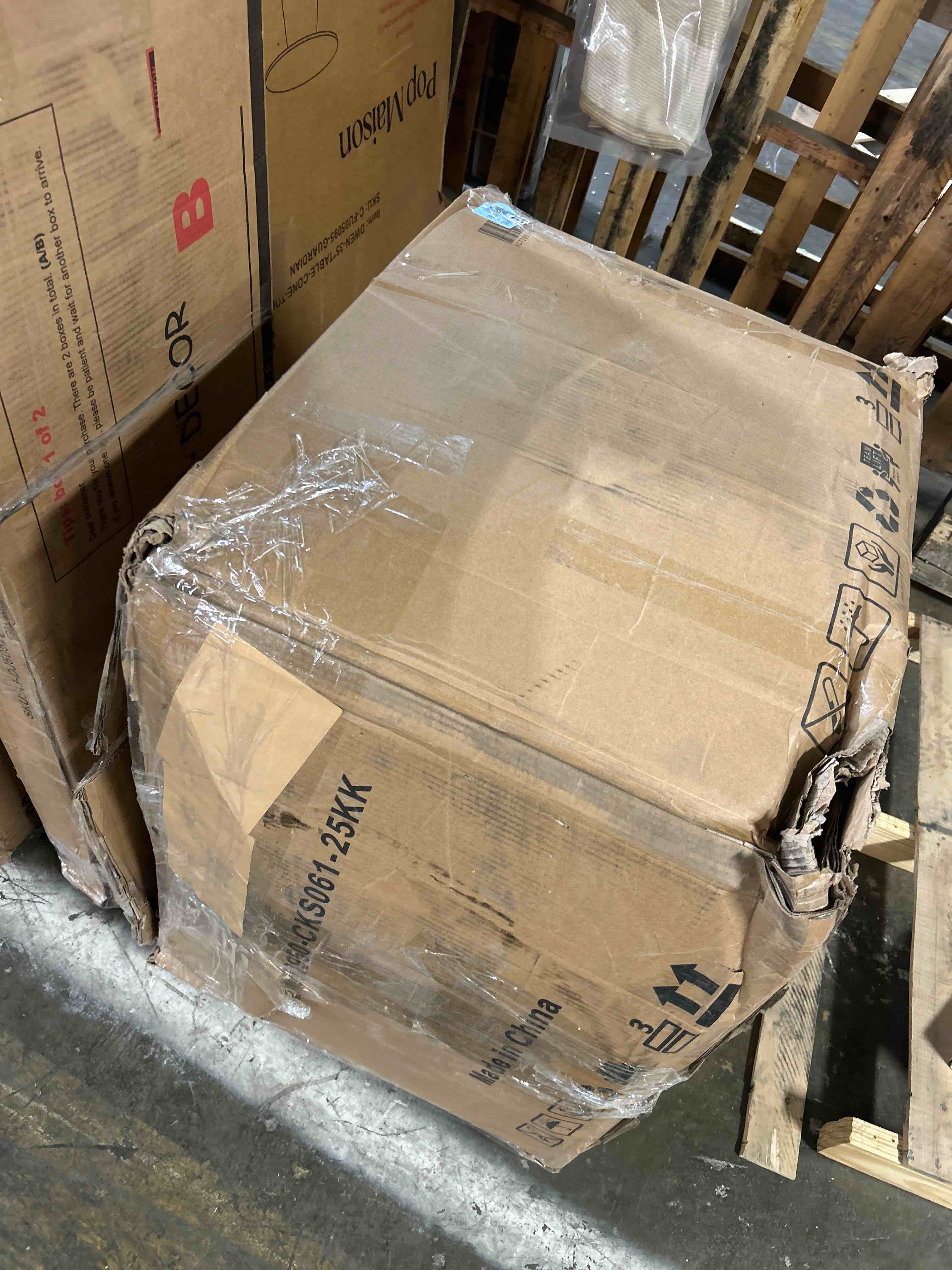 Condition photo showing As Is for 31.49 MDF Round Coffee Table(missing pieces)