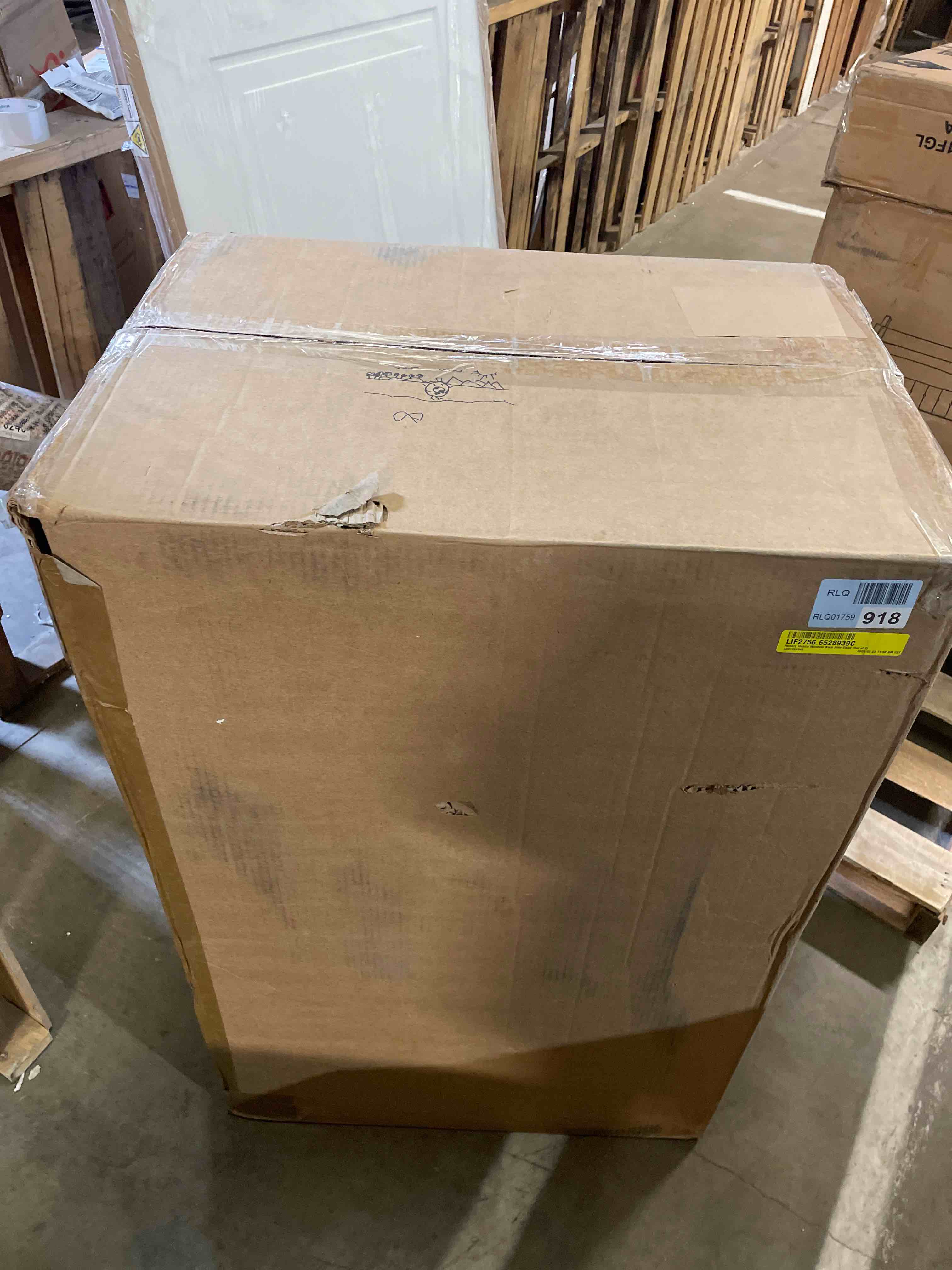 Condition photo showing New/Like New for Hendry Hahira Windsor Back Side Chair (Set of 2)