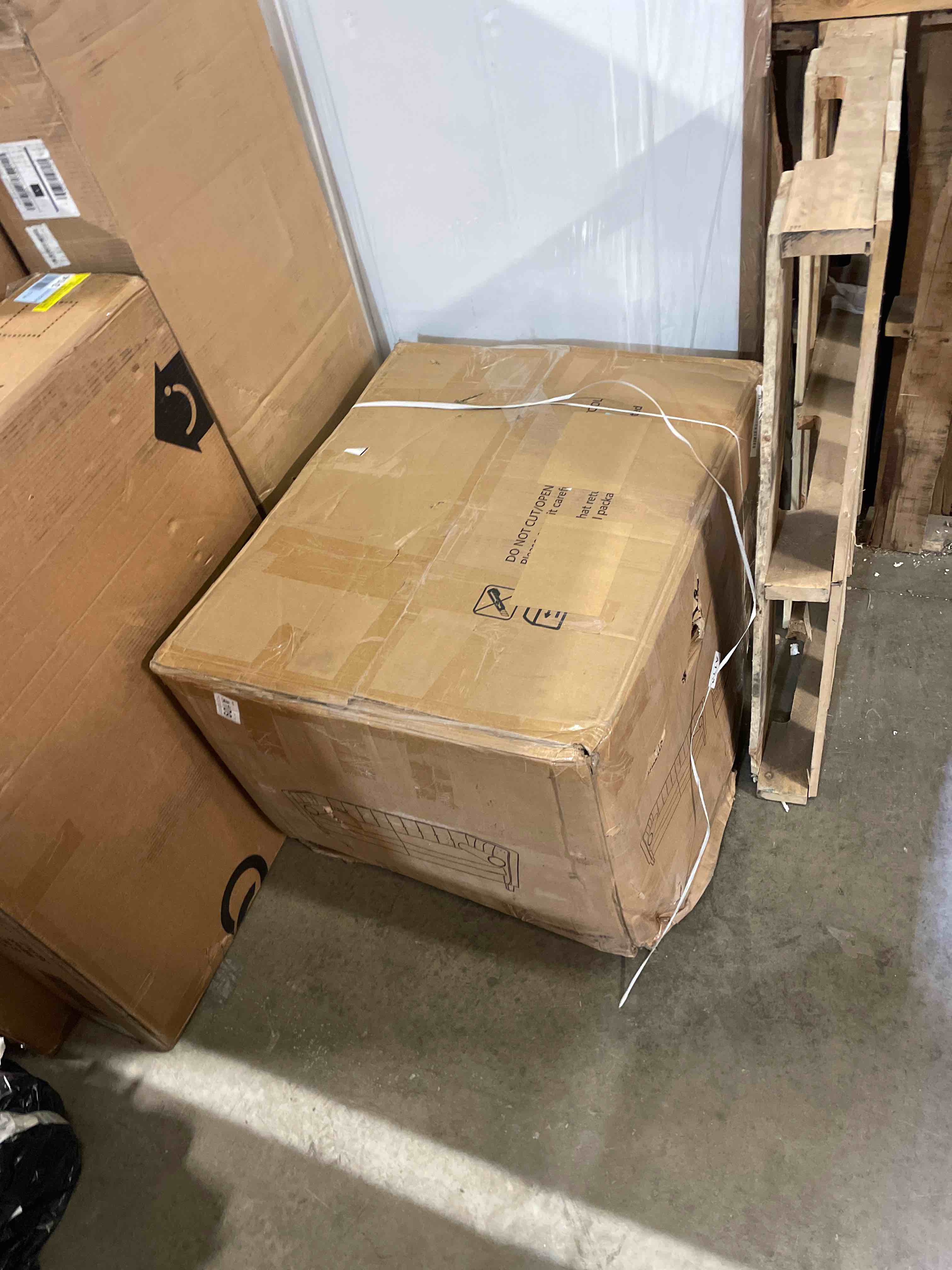 Condition photo showing Good Condition for 69" Wide Velvet Tufted Square Arm Loveseat 