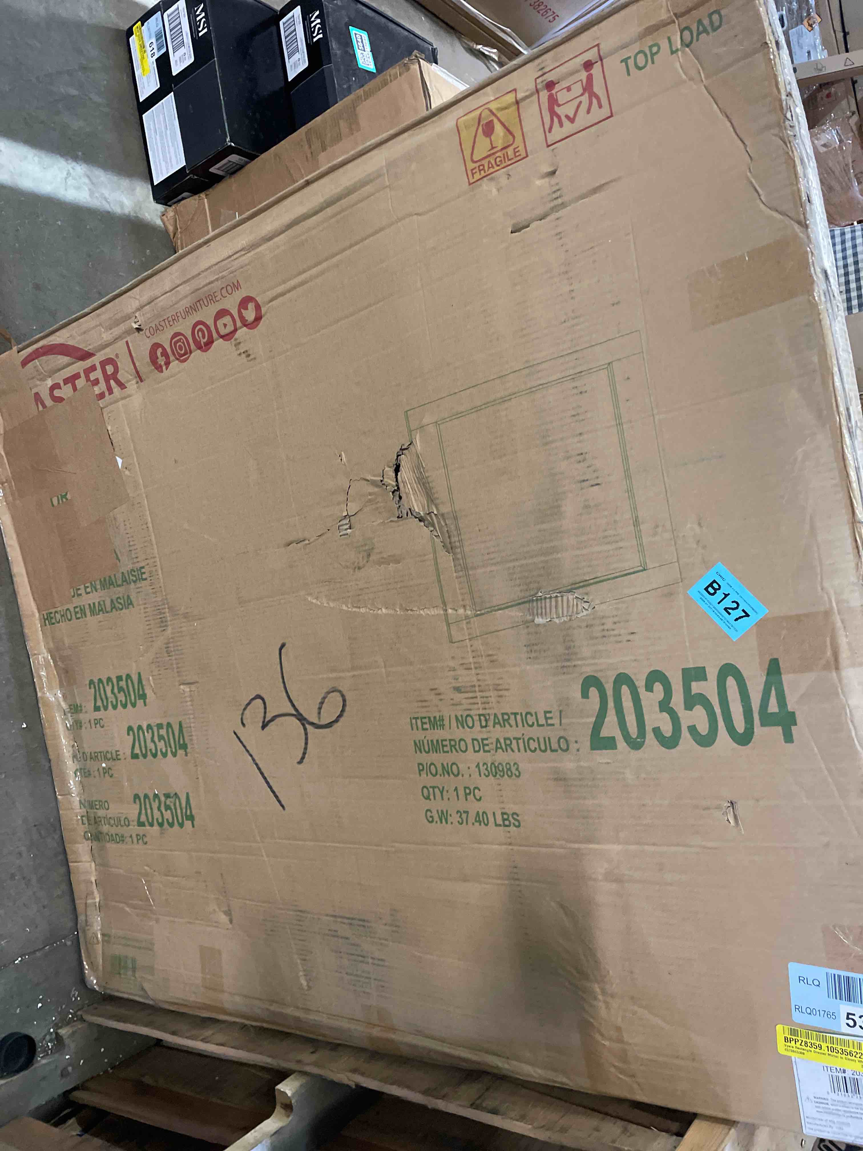 Condition photo showing New/Like New for Felicity Rectangle Dresser Mirror Glossy White