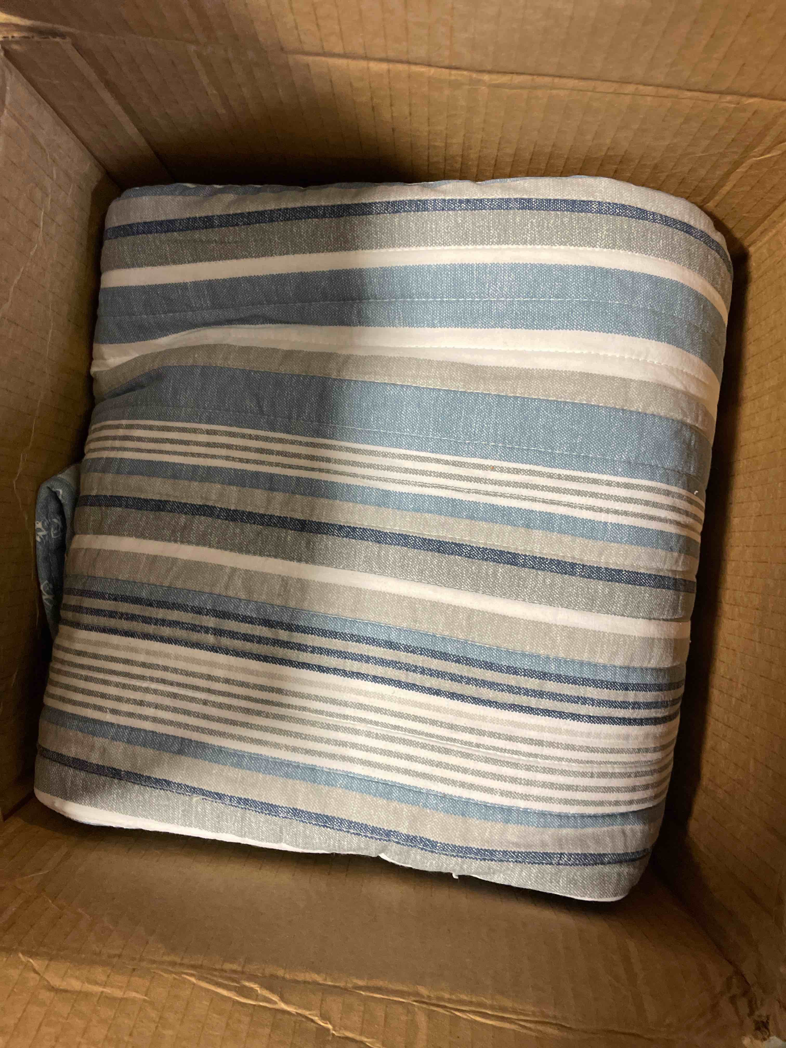 Condition photo showing Good Condition for Nautica - Twin Quilt Set, Soft & Breathable Cotton Bedding with Medium Weight Feel, Reversible 2 Piece Bed Set with Matching Pillowcase (Jettison Grey)