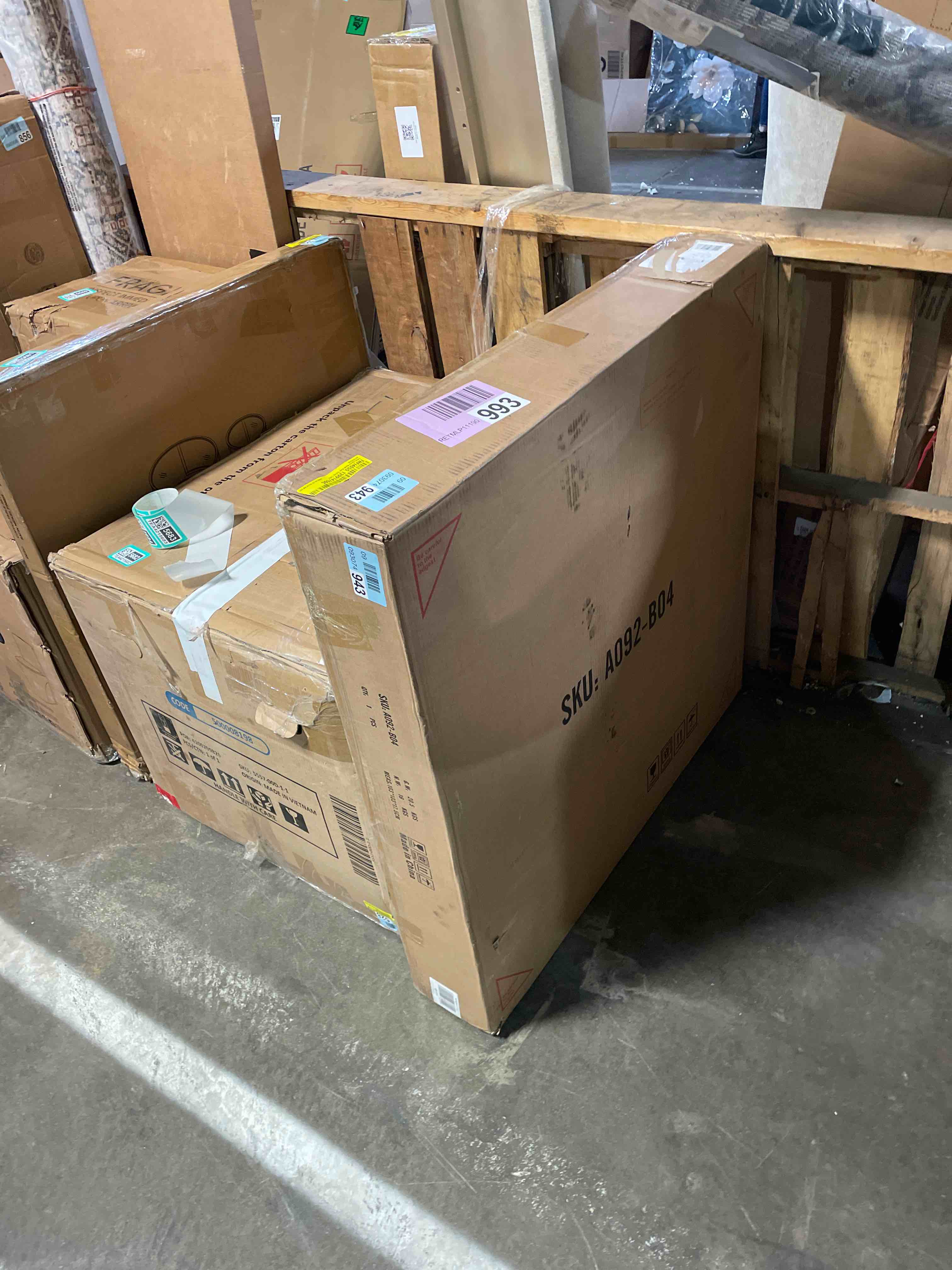 Condition photo showing New/Like New for Indars Round Metal Base Dining Table 