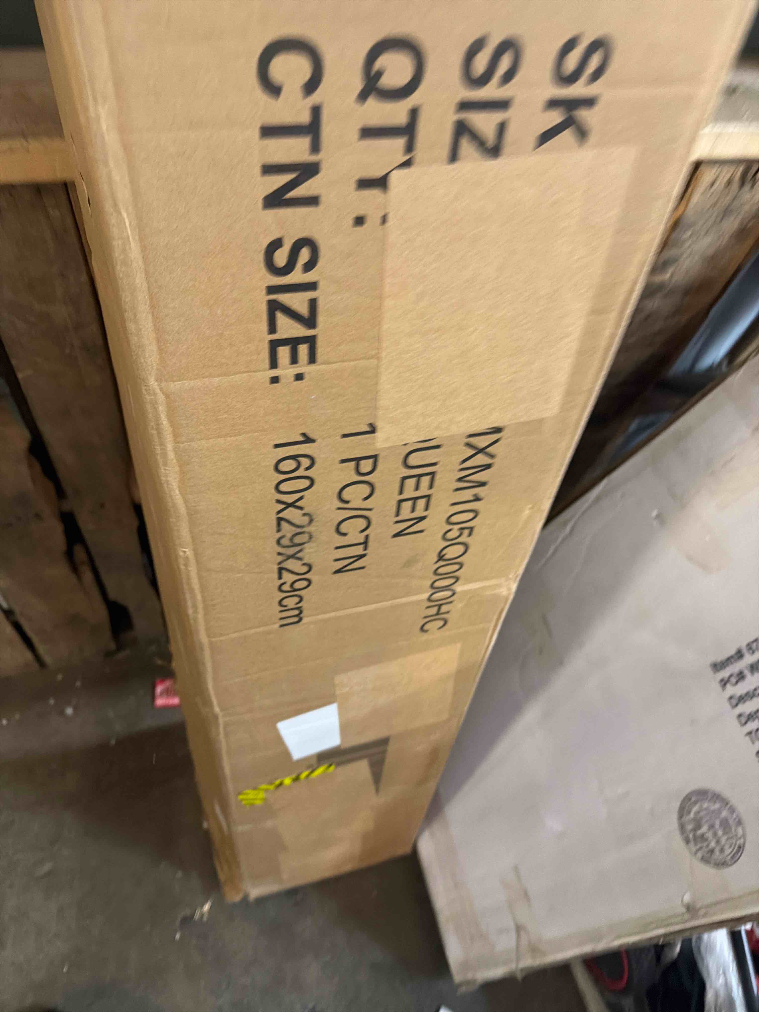 Condition photo showing New/Like New for EGOHOME 10.5"  Medium Hybrid Mattress