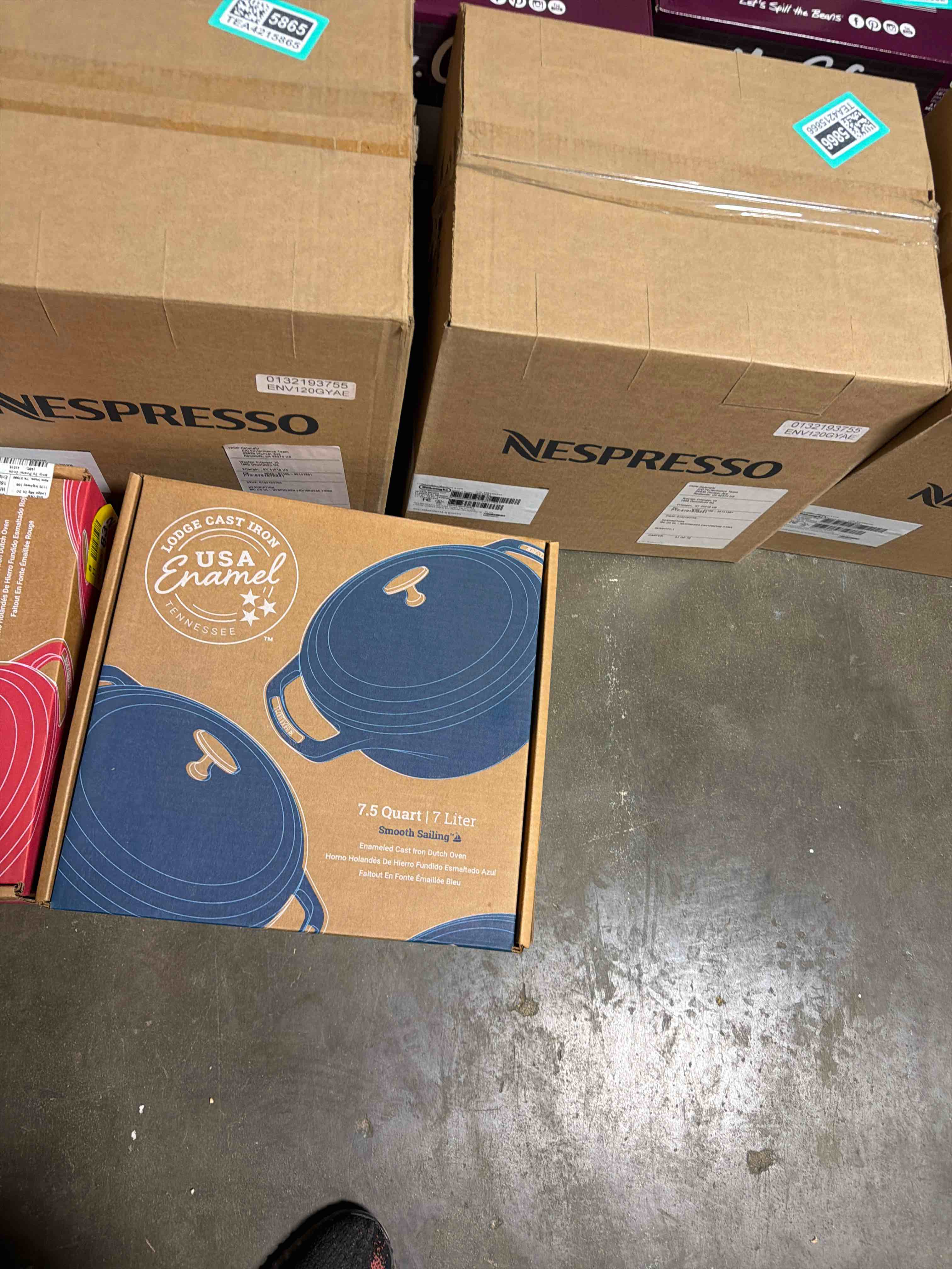 Condition photo showing New/Like New for Zulay Kitchen 6 Quart Enameled Cast Iron Dutch Oven Pot with Lid – Premium Durability & Oven Safe up to 500°F – Heavy Duty Cookware Perfect for Bread Baking, Stews, Braising & Roasting - Blue