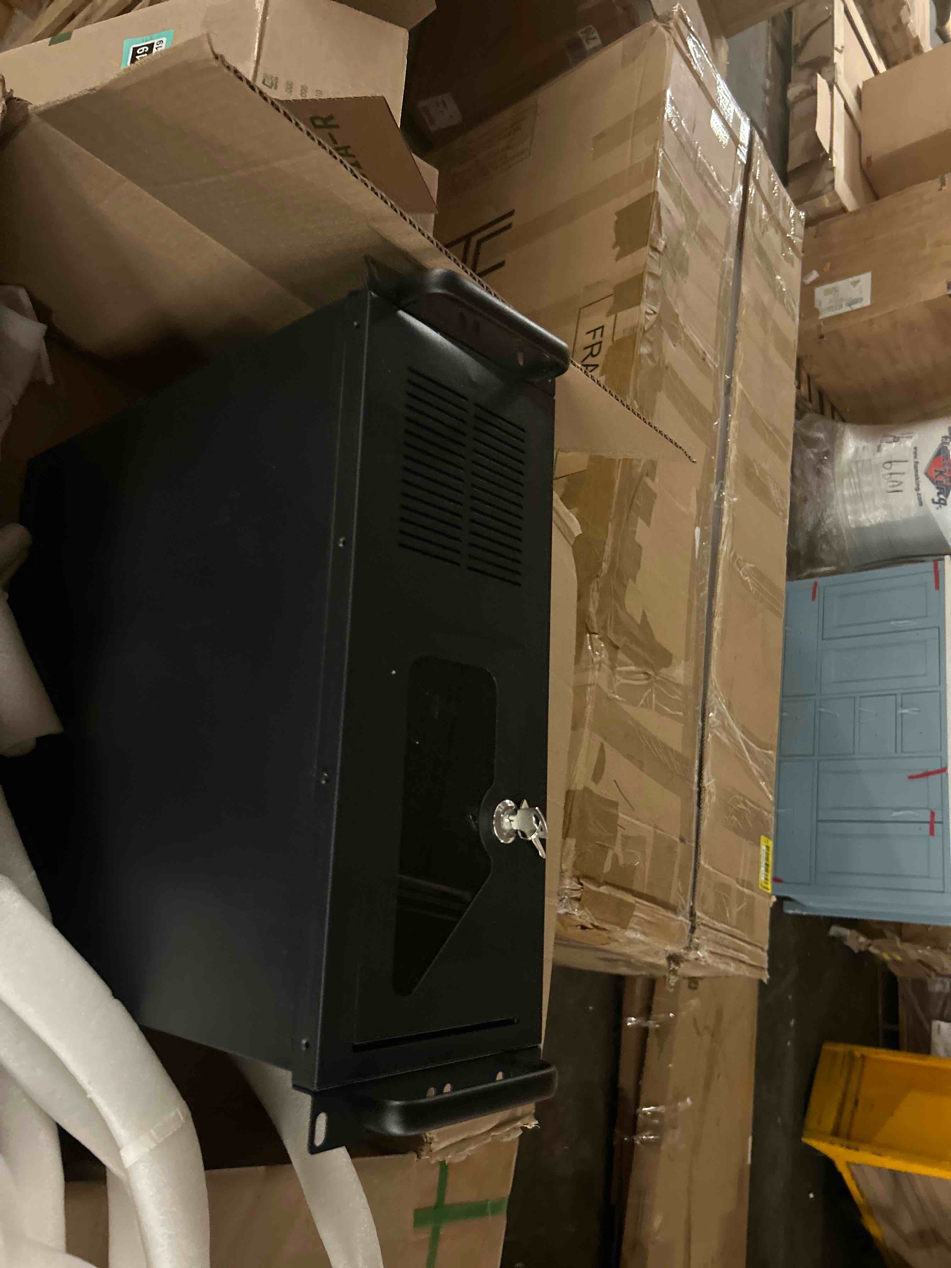 Condition photo showing New/Like New for 4u rack-mounted server cabinet case chassis supports atx motherboard, 7 x 3.5 hdd hard disk bits, 2x 5.25 dvd-rom, 7 x pci slot, server cabinet with key lock, dust-proof network enclosure