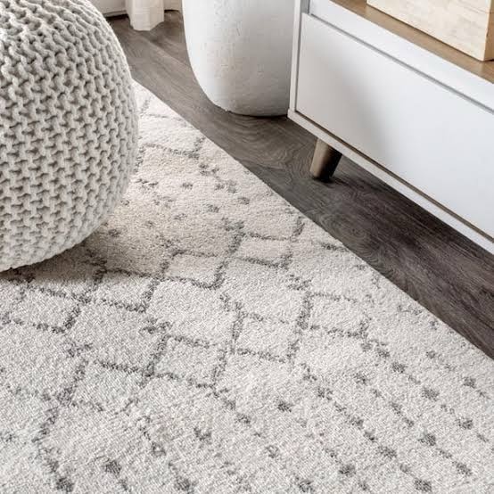 Condition photo showing New/Like New for jonathan y moh101b-5 moroccan hype boho vintage diamond 5 ft. x 8 ft. area-rug, bohemian, southwestern, casual, transitional, pet friendly, non shedding, stain resistant, easy-cleaning, cream/gray