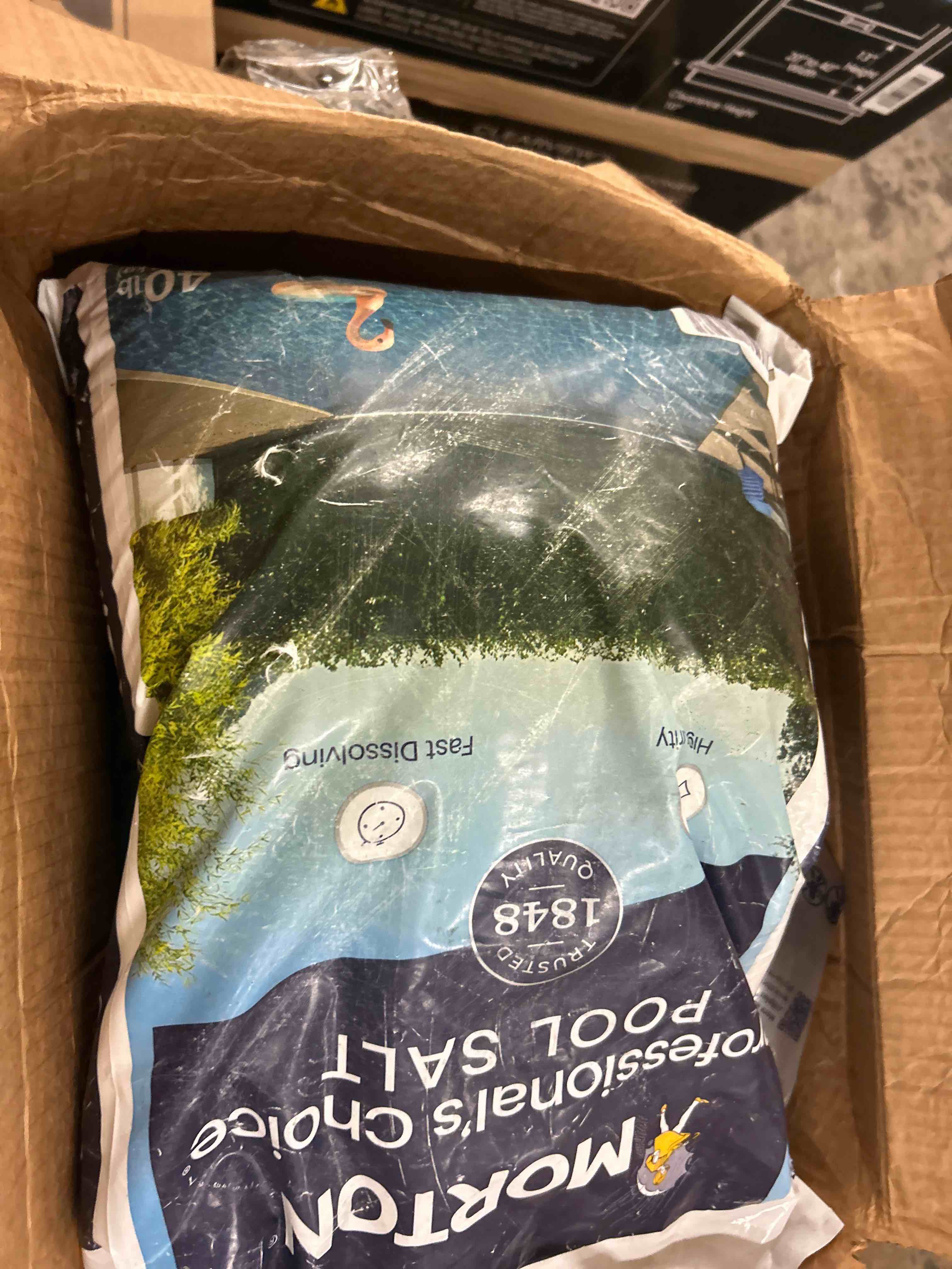 Condition photo showing New/Like New for morton professional quick dissolving pool salt 40 lbs (2 pack)