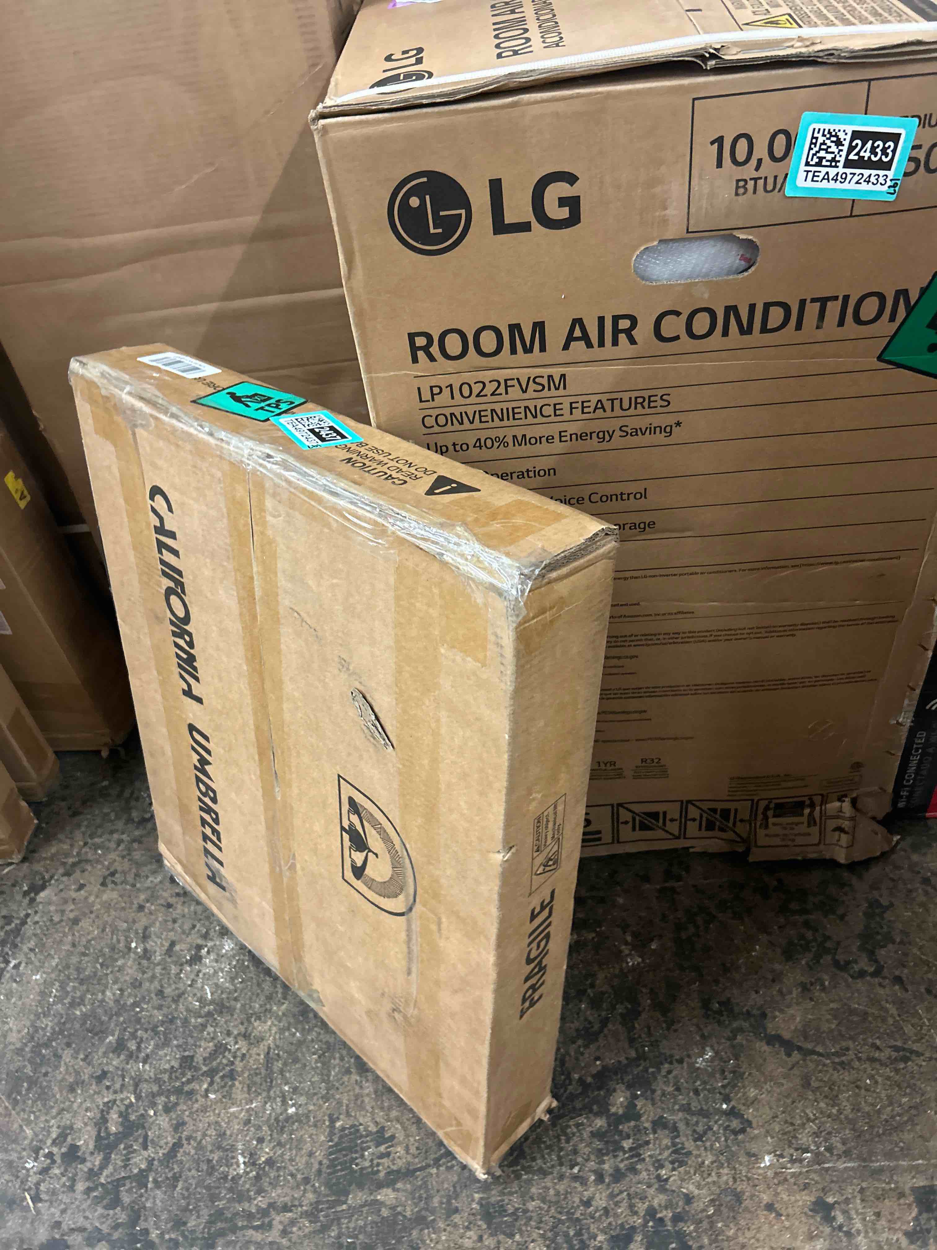 Condition photo showing New/Like New for california umbrella 50 lbs. round concrete weighted powdercoated steel umbrella base, white frame