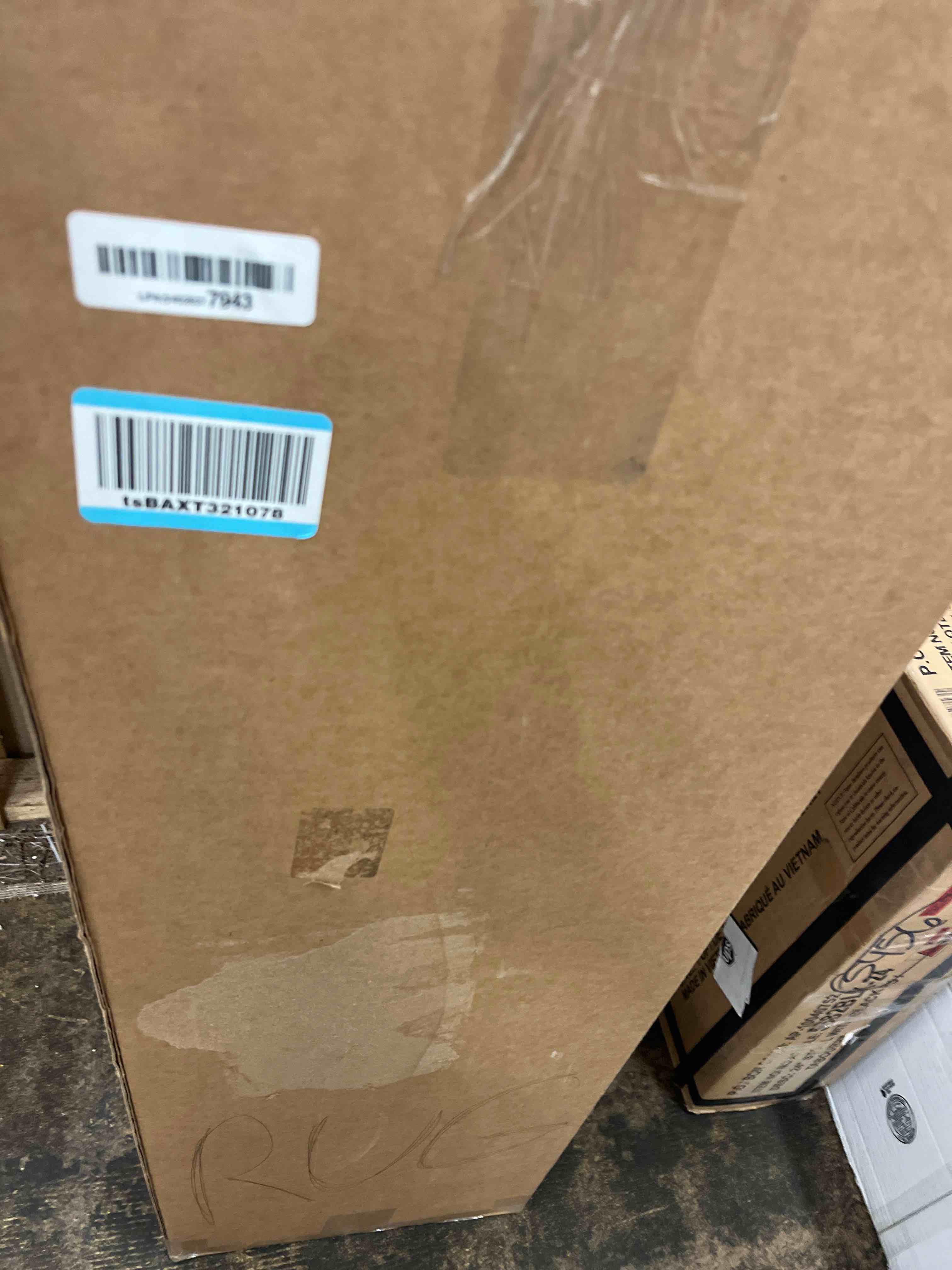 https://s3.amazonaws.com/lotting-images-prod/phillipi/TEA4974105_1785244254609.jpeg