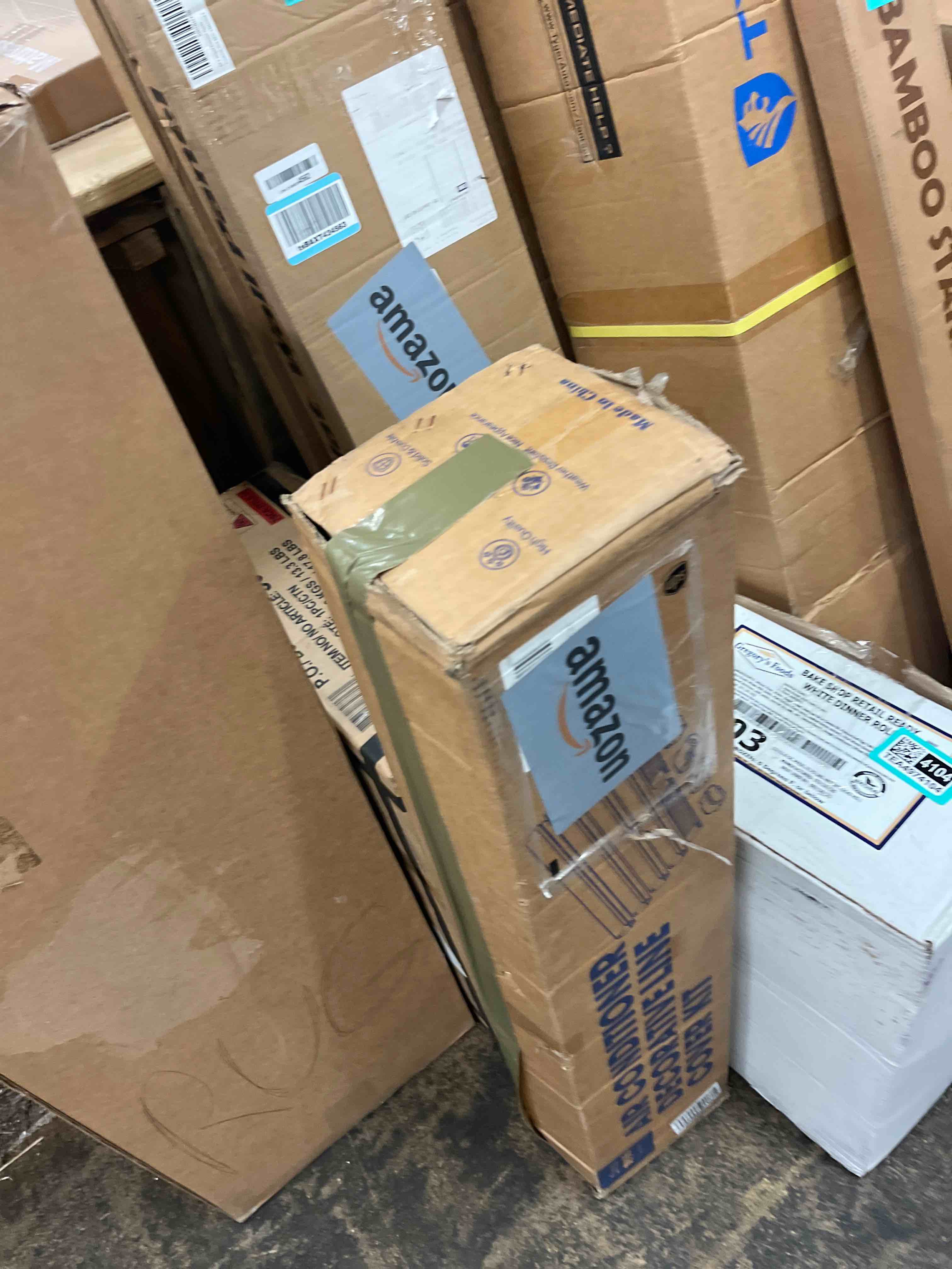 https://s3.amazonaws.com/lotting-images-prod/phillipi/TEA4974107_1785244446440.jpeg