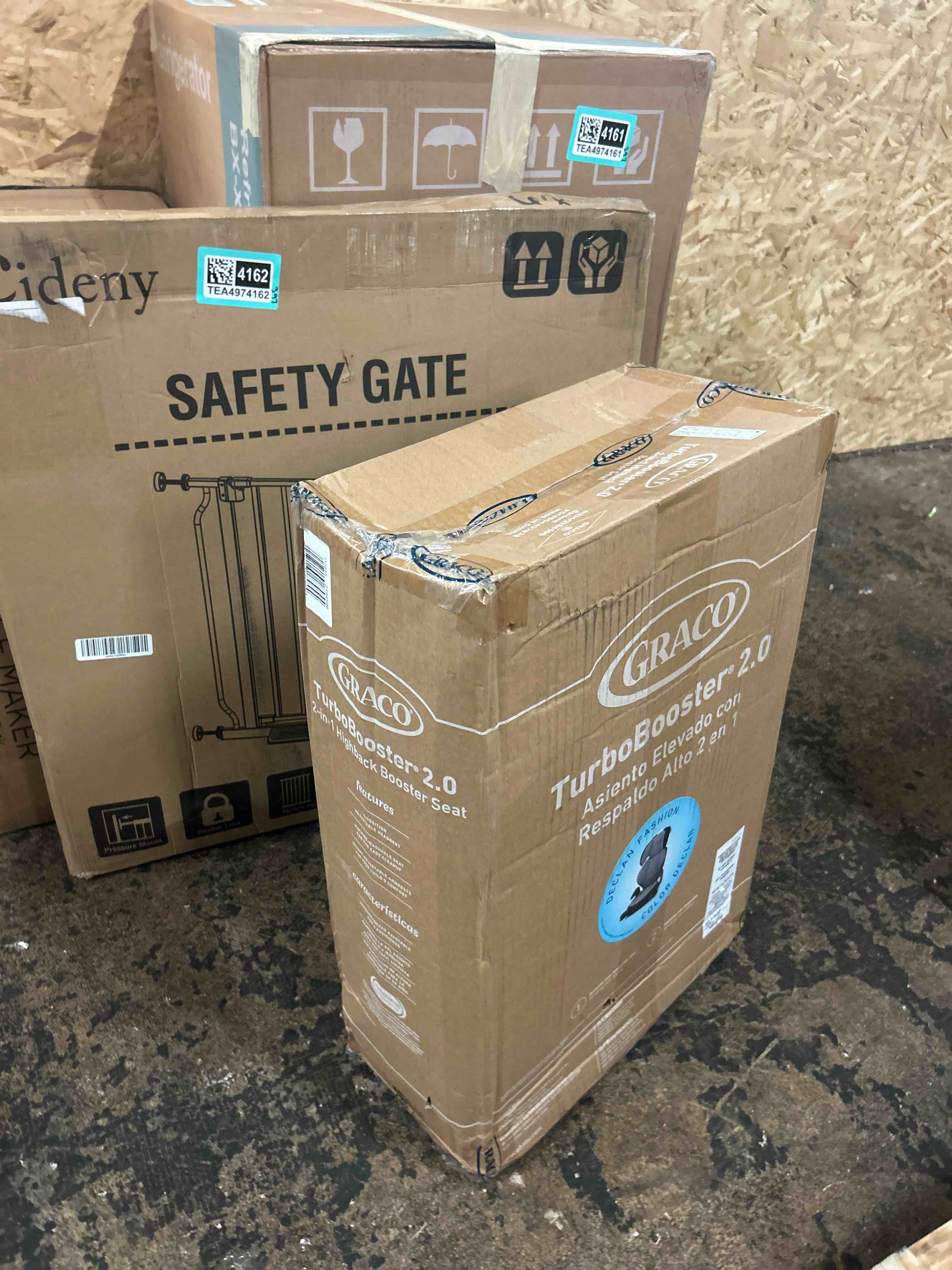 Condition photo showing New/Like New for graco turbobooster 2.0 highback booster car seat, declan
