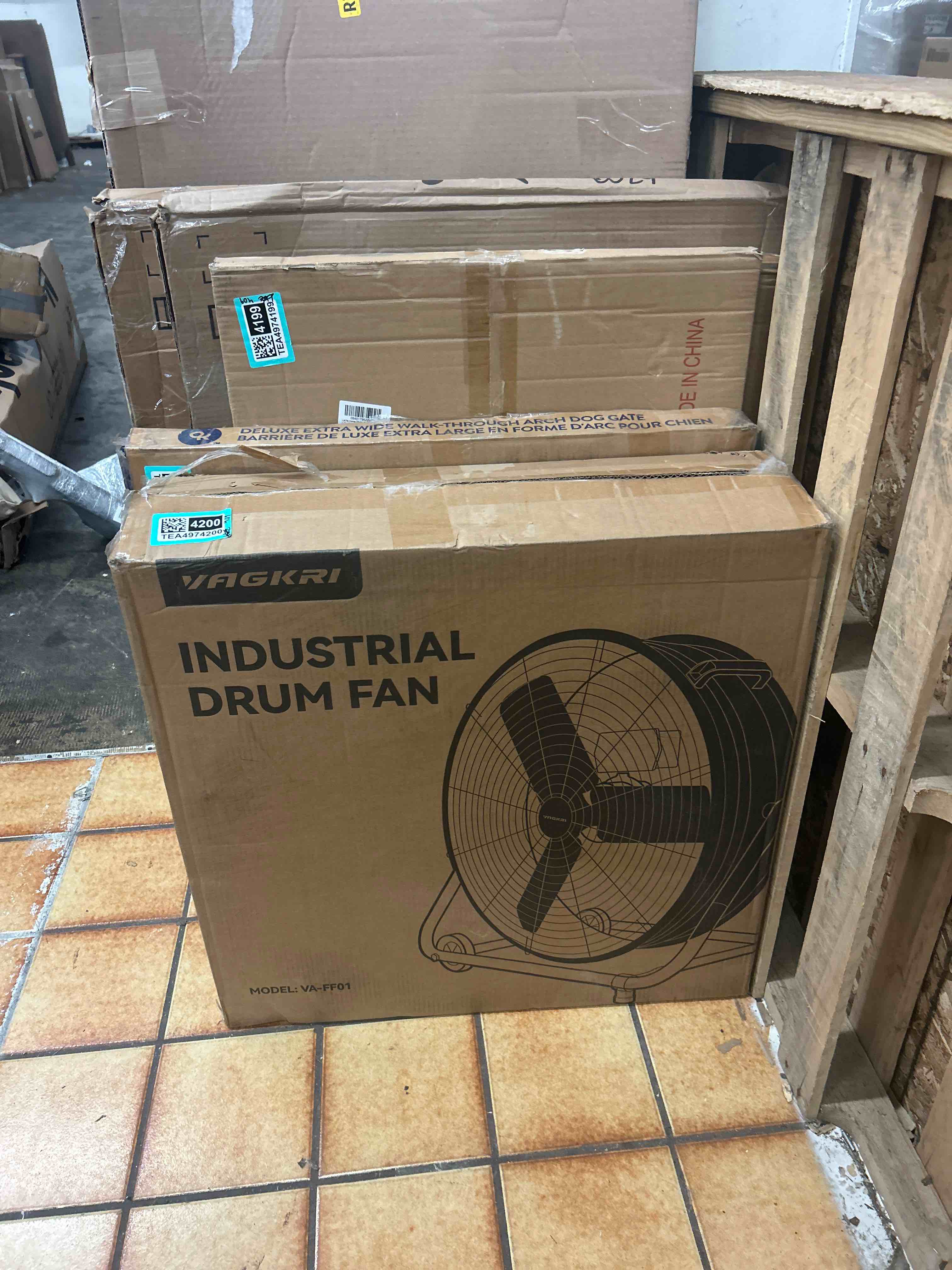 Condition photo showing New/Like New for vagkri 24 inch industrial drum fan, 320w high velocity floor fan, 3 speed heavy duty metal air circulator, 360° tilt with casters handle etl standard for patios, warehouse, commercial,basement (blue)
