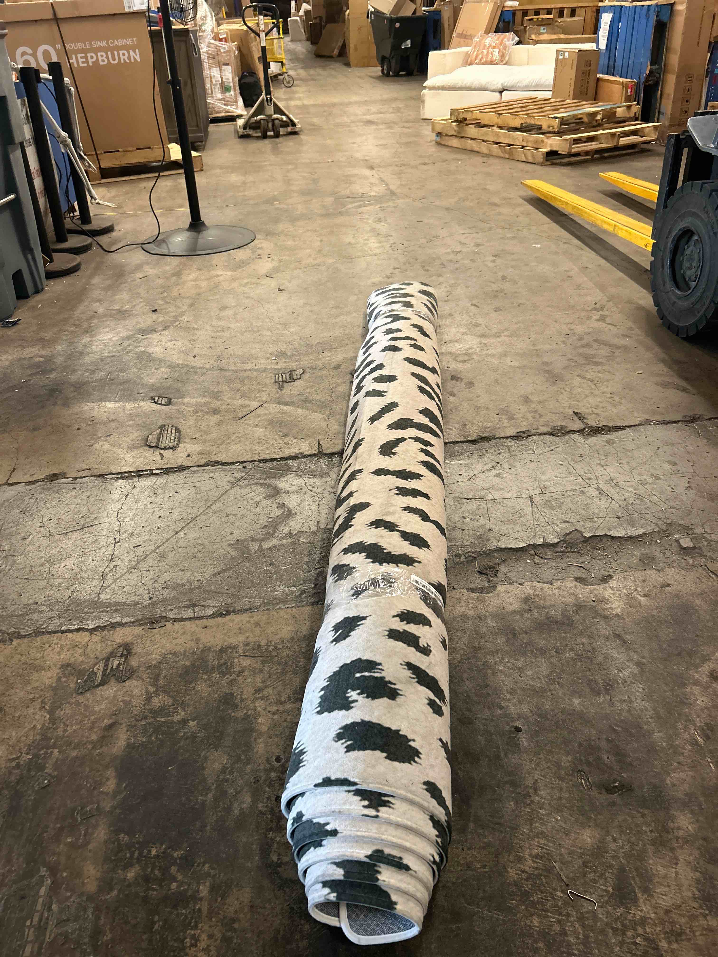 Condition photo showing New/Like New for leopard print rugs 6x9 ft washable area carpet for bedroom living room | cheetah animal, beige brown, dining room dorm playroom, soft morden cool carpet throw thin low pile foldable, water repellent