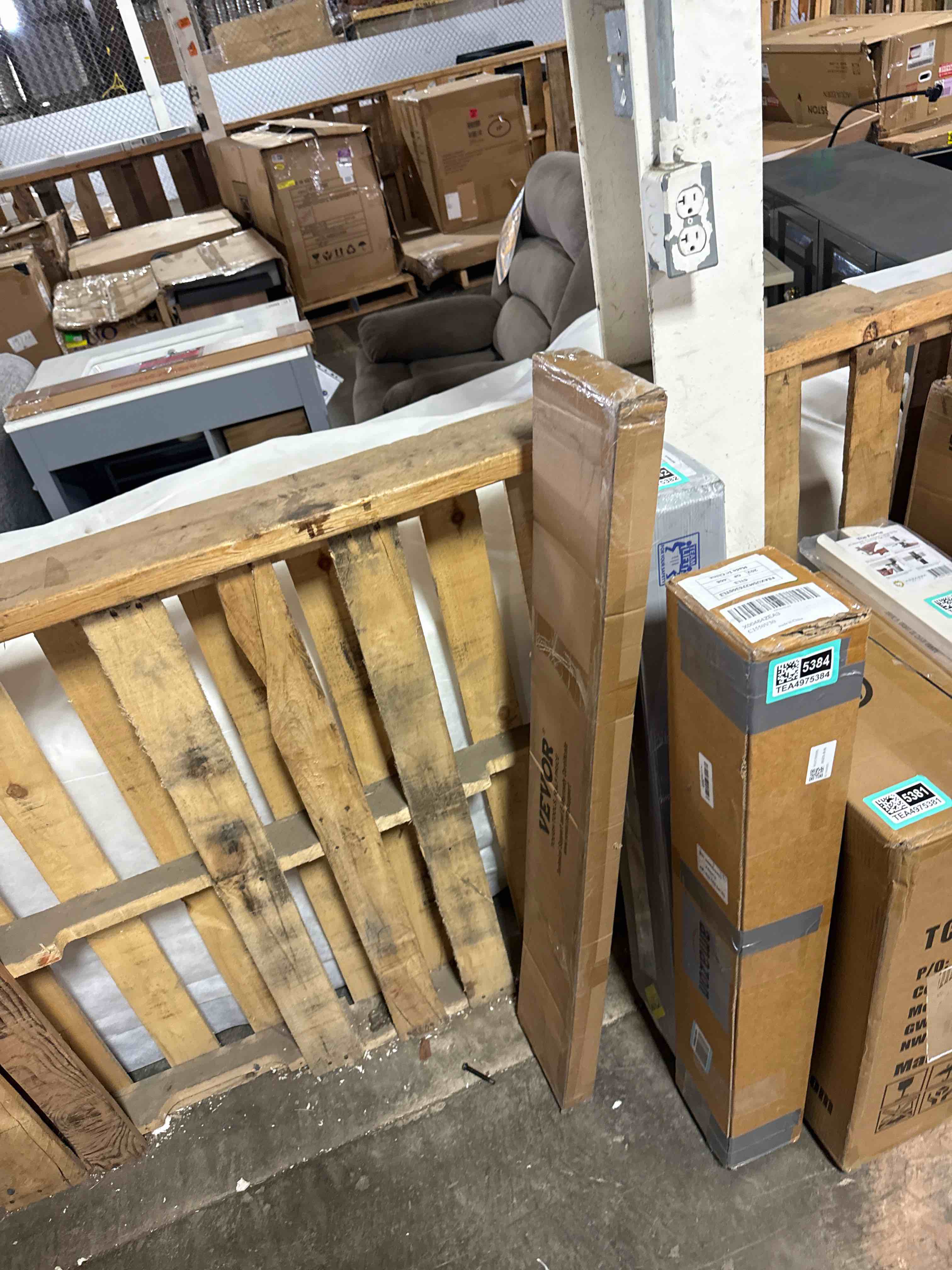 Condition photo showing New/Like New for vevor feather flag pole kit, 2 packs swooper flag pole 16.3 ft, sign flag poles