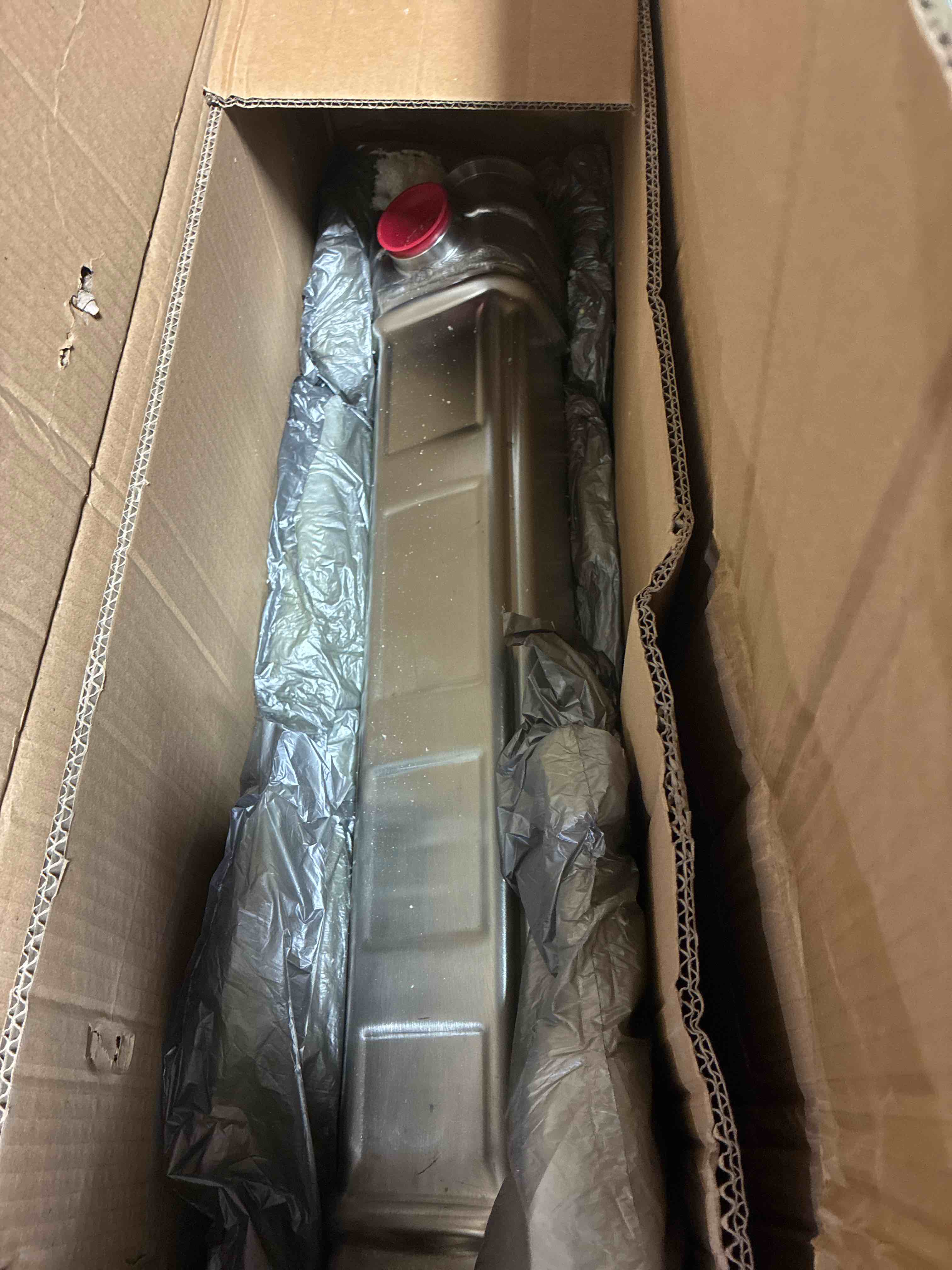Condition photo showing New/Like New for ea4731400575 a4731400575 cooler for freightliner trucks 2015-2020 for detroit dd15 engine