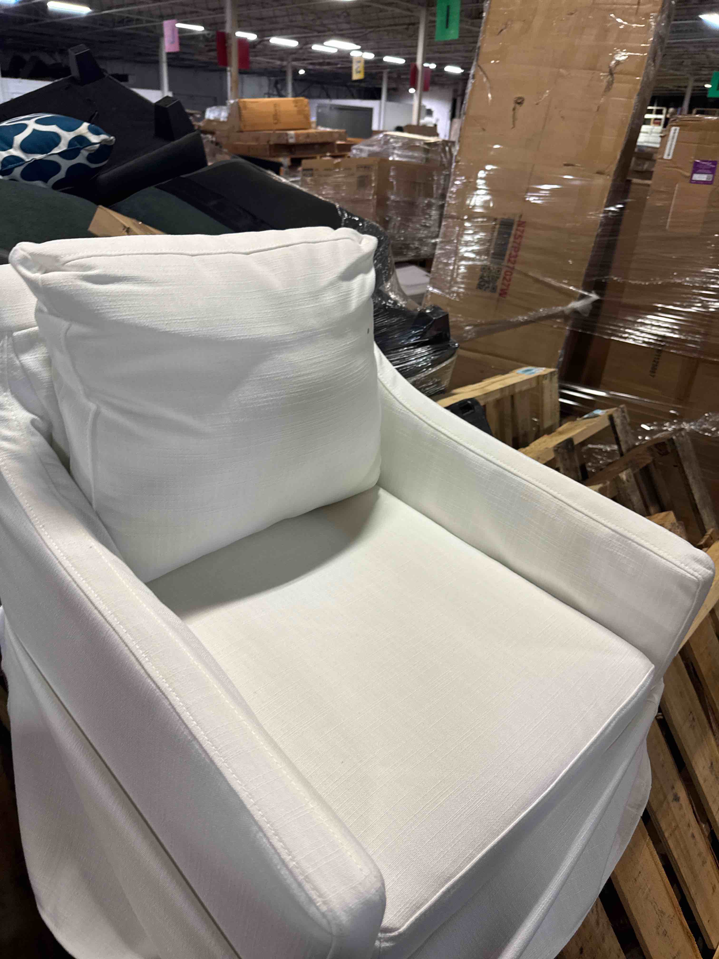 Condition photo showing New/Like New for usaint upholstered dining chair 1modern slipcovered dining room chair with 2 casters and washable cover, rolling accent chair for bedroom,living room, restaurant, white