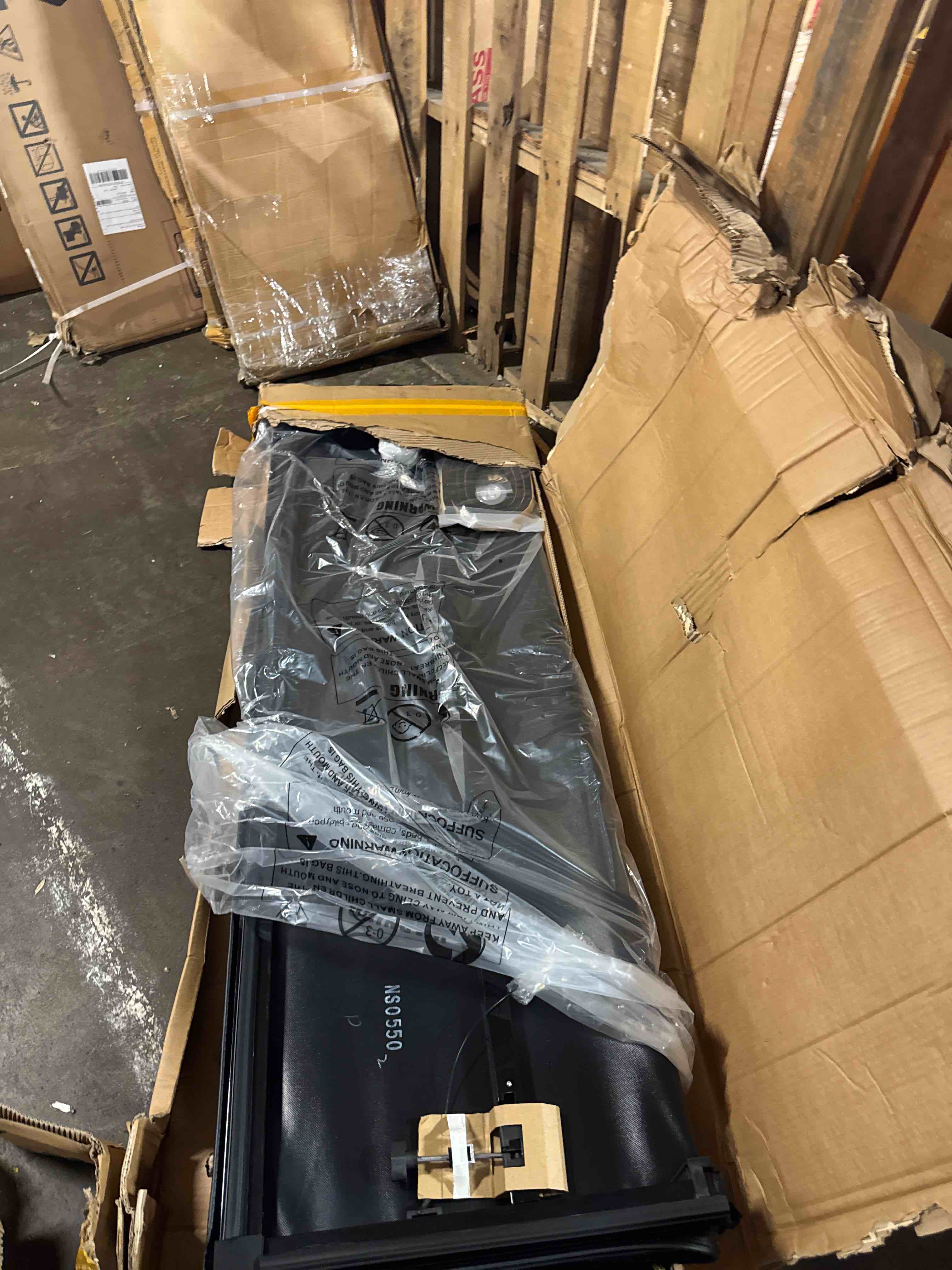 Condition photo showing New/Like New for dawn jade for nissan titan pro-4x/s/sv 2017-2021|nissan titan xd pro-4x/platinum reserve/s/sl/sv 2016-2021 6.5ft 4fold soft tonneau cover/xd truck bed 78'' rear upper aluminum vinyl wangd1934( similar )