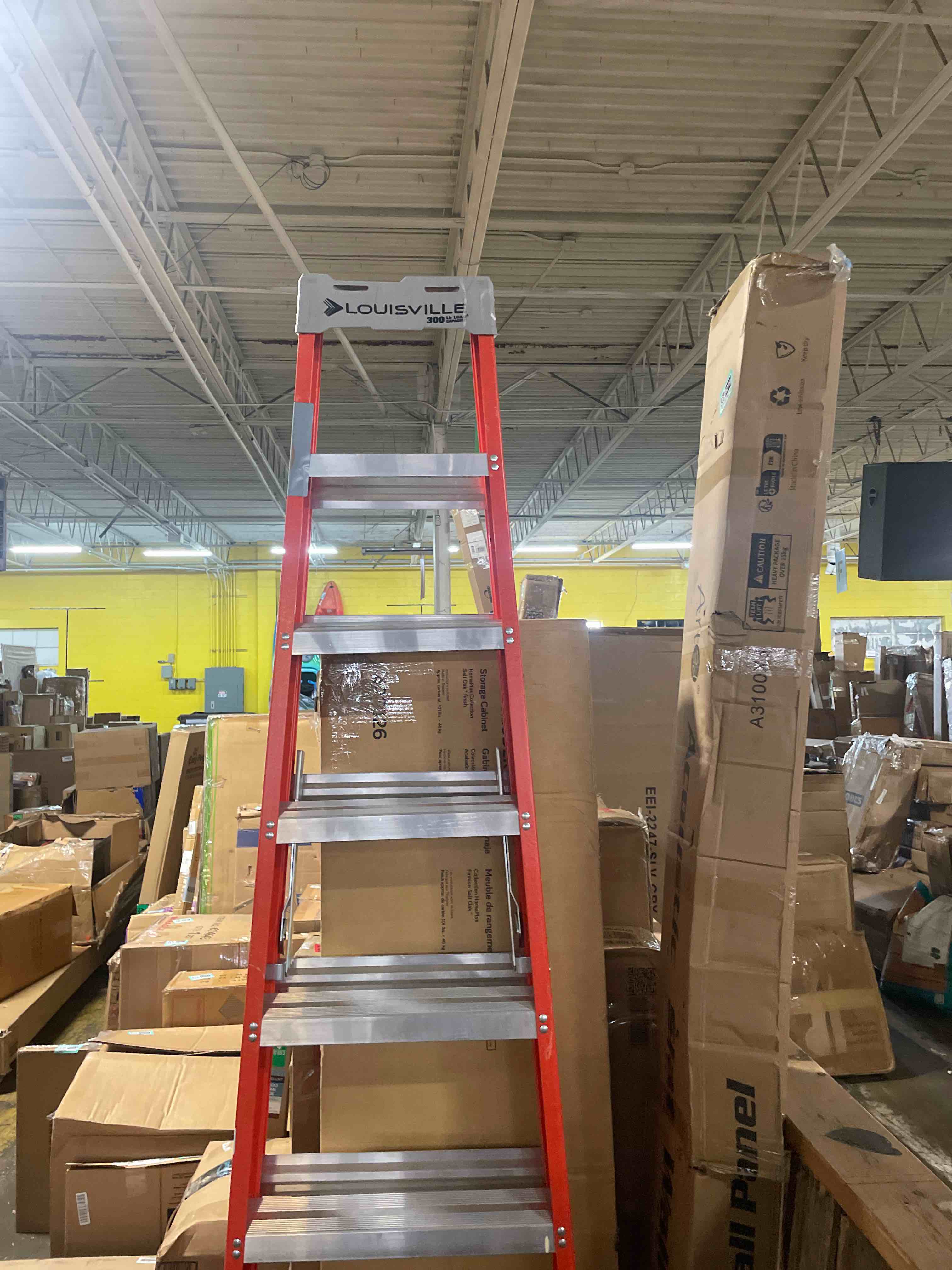 Condition photo showing New/Like New for louisville ladder fs1508 ladder, 8-foot, orange