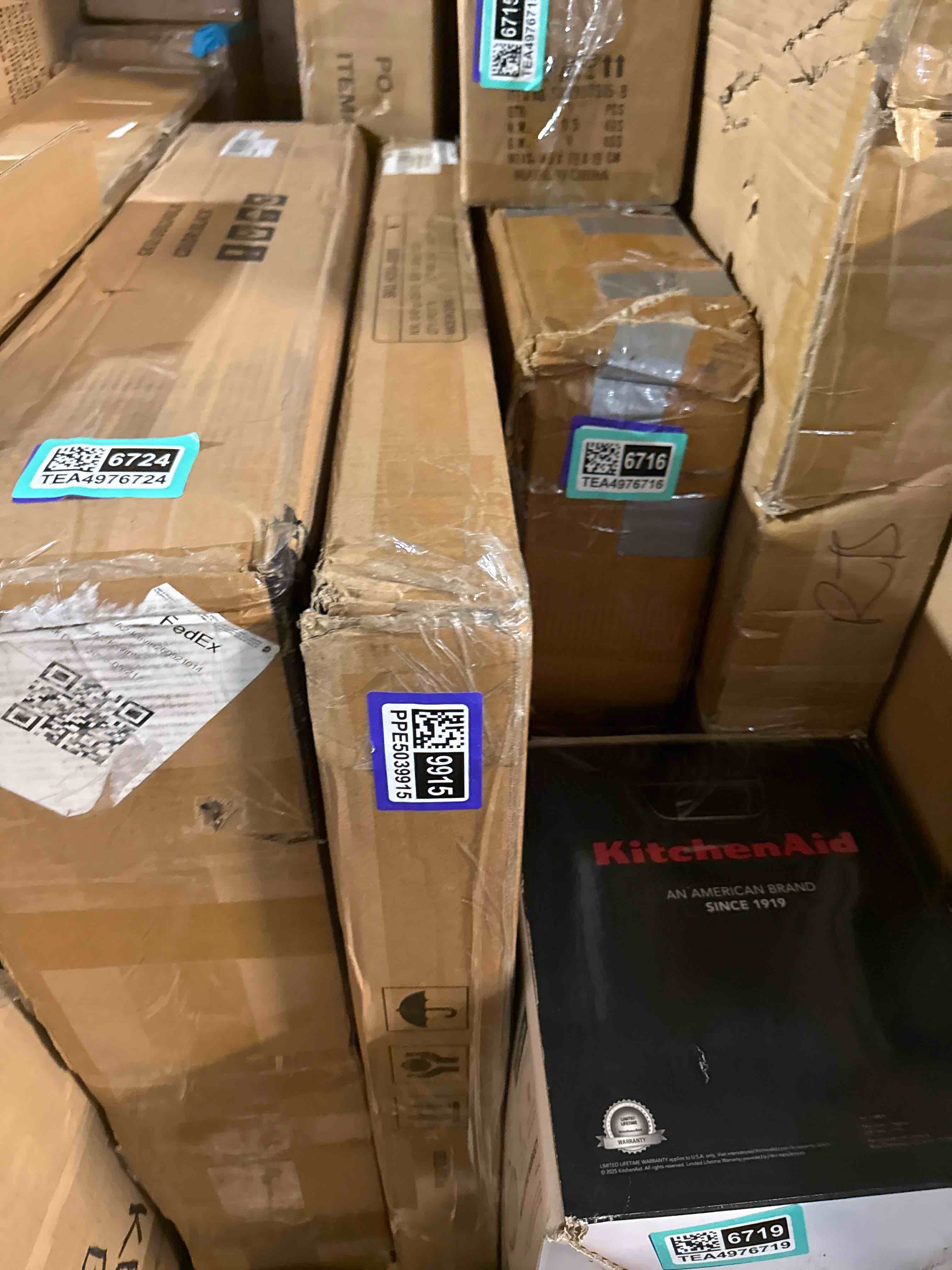 https://s3.amazonaws.com/lotting-images-prod/phillipi/TEA4976725_1783355795243.jpeg