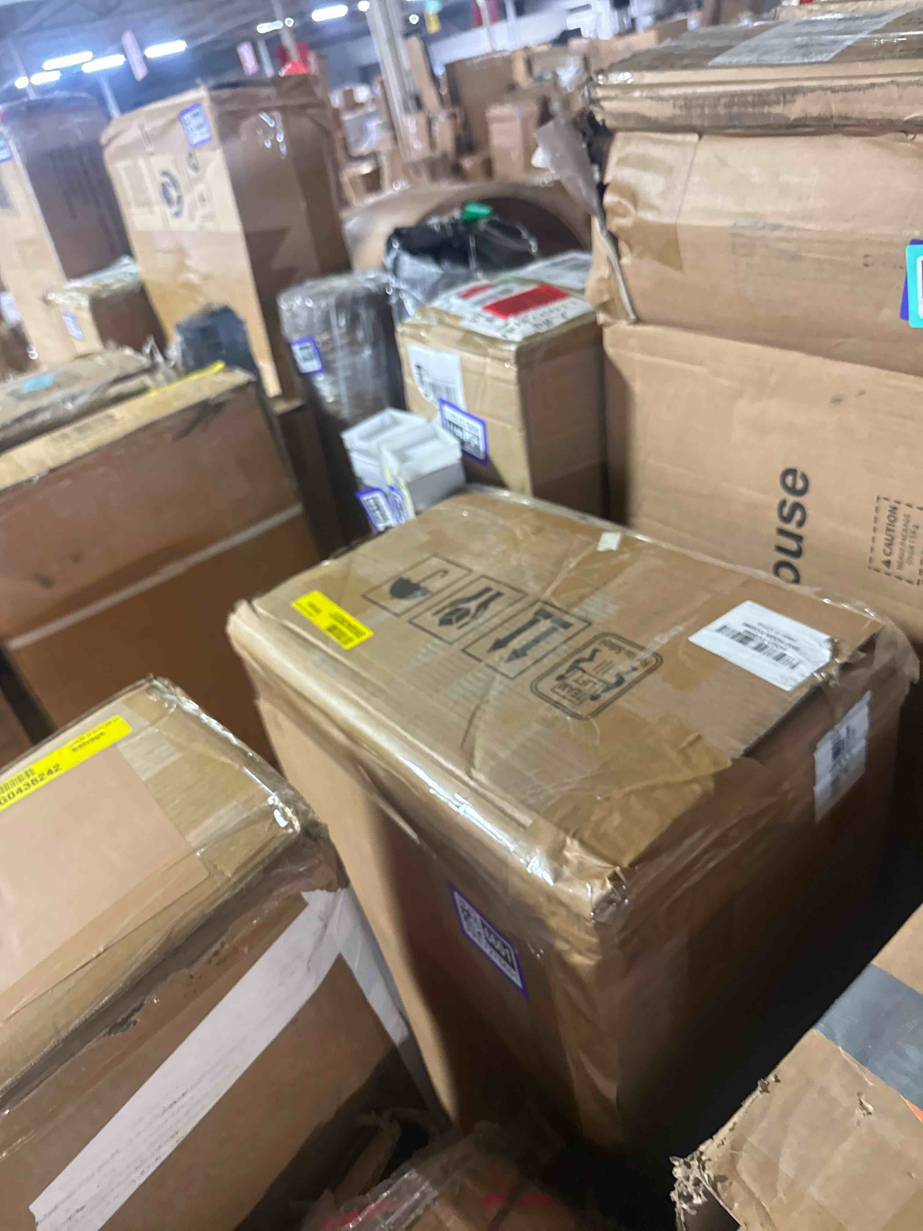 https://s3.amazonaws.com/lotting-images-prod/phillipi/TEA4976742_1783360501265.jpeg