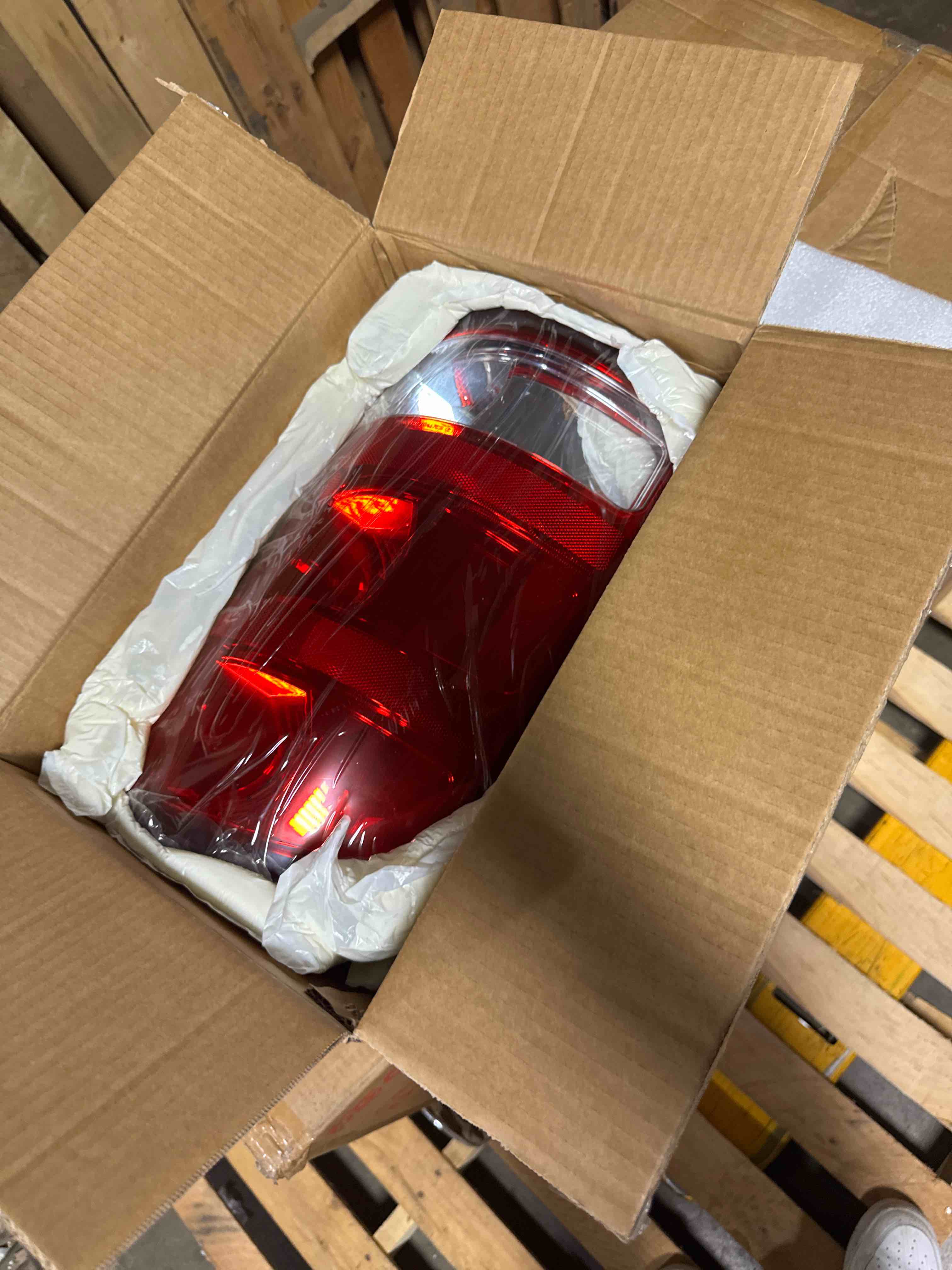 Condition photo showing New/Like New for oklpf rear brake tail light compatible with 2007-2014 gmc sierra 1500 2500hd 3500hd replace 25958484 25958485,replace red taillight assembly,included bulbs and harness,driver and passenger side red driver and passenger side