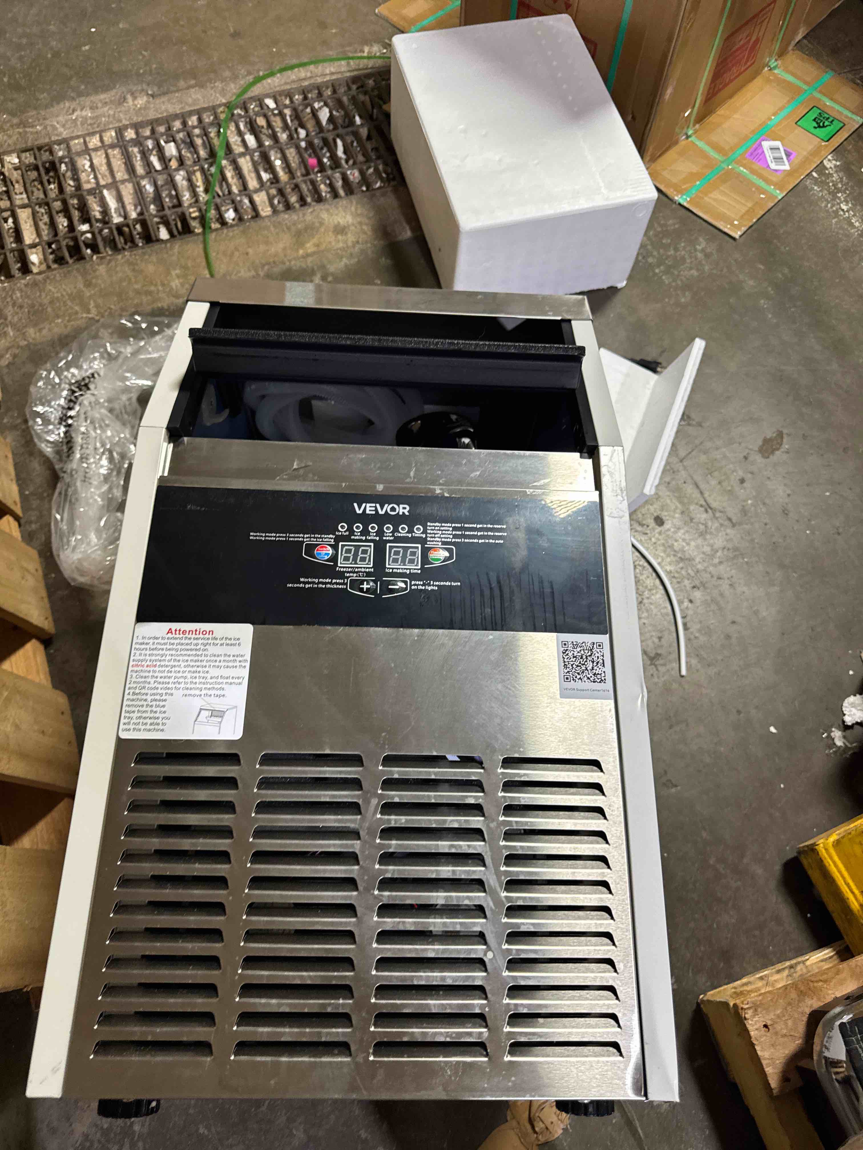 Condition photo showing Good Condition for vevor commercial ice maker machine, 130 lbs/24h with 16-30 lbs storage capacity, built-in/freestanding/under counter, stainless steel ice maker with led display & self-cleaning, home bar restaurant