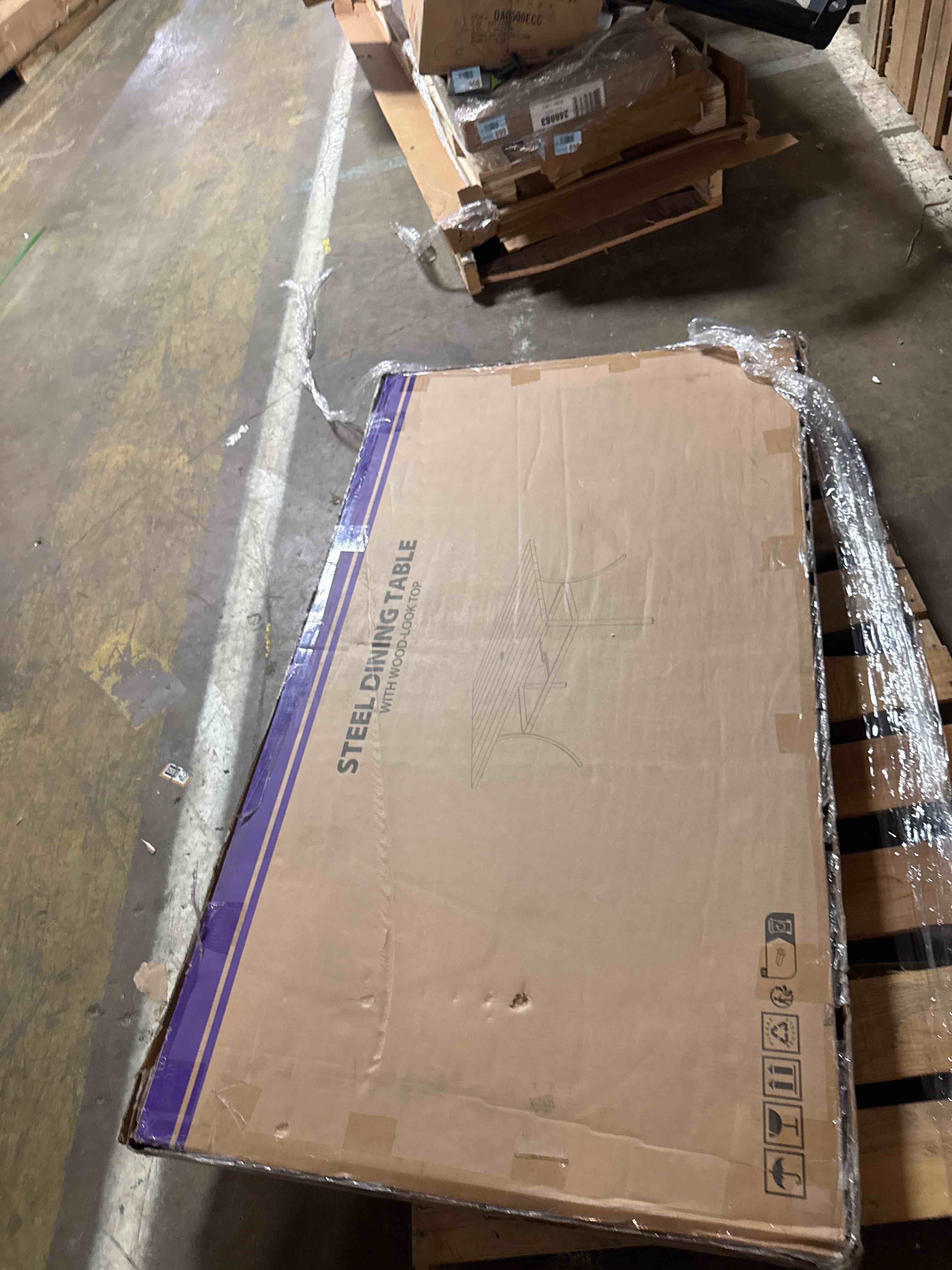 https://s3.amazonaws.com/lotting-images-prod/phillipi/TEA4978504_1779805892795.jpeg