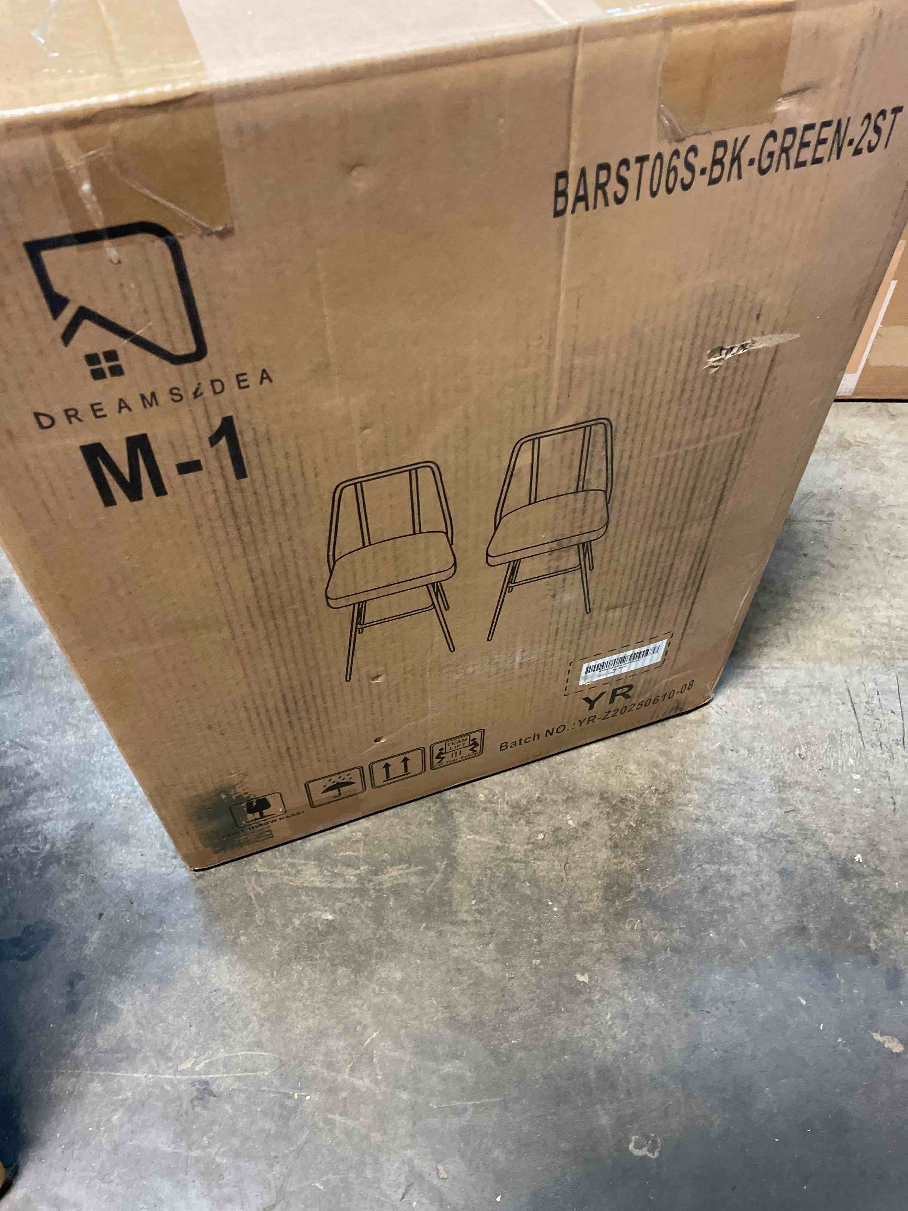 https://s3.amazonaws.com/lotting-images-prod/phillipi/TEA4978707_1779721553923.jpeg