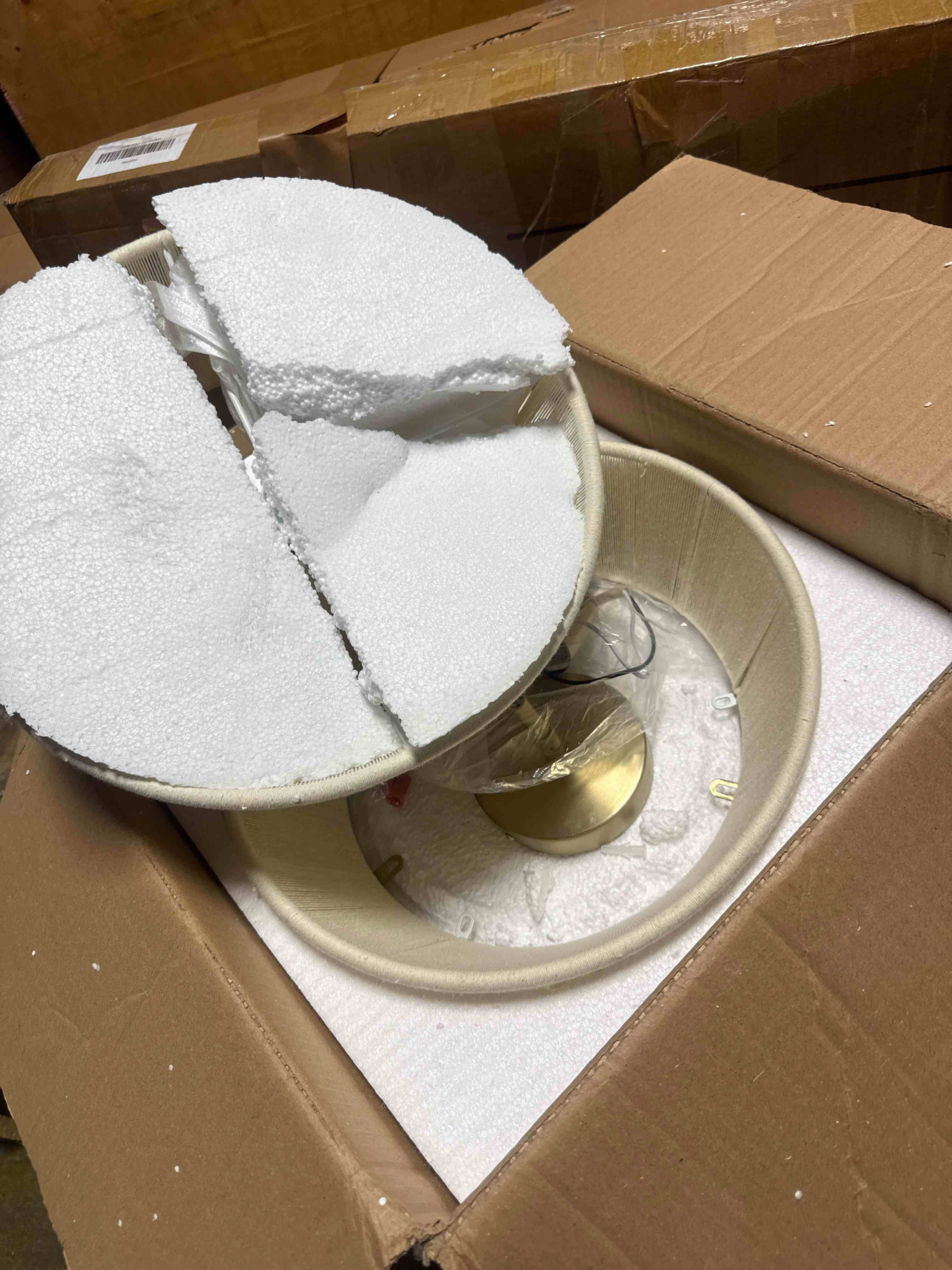 https://s3.amazonaws.com/lotting-images-prod/phillipi/TEA4978789_1779810680019.jpeg