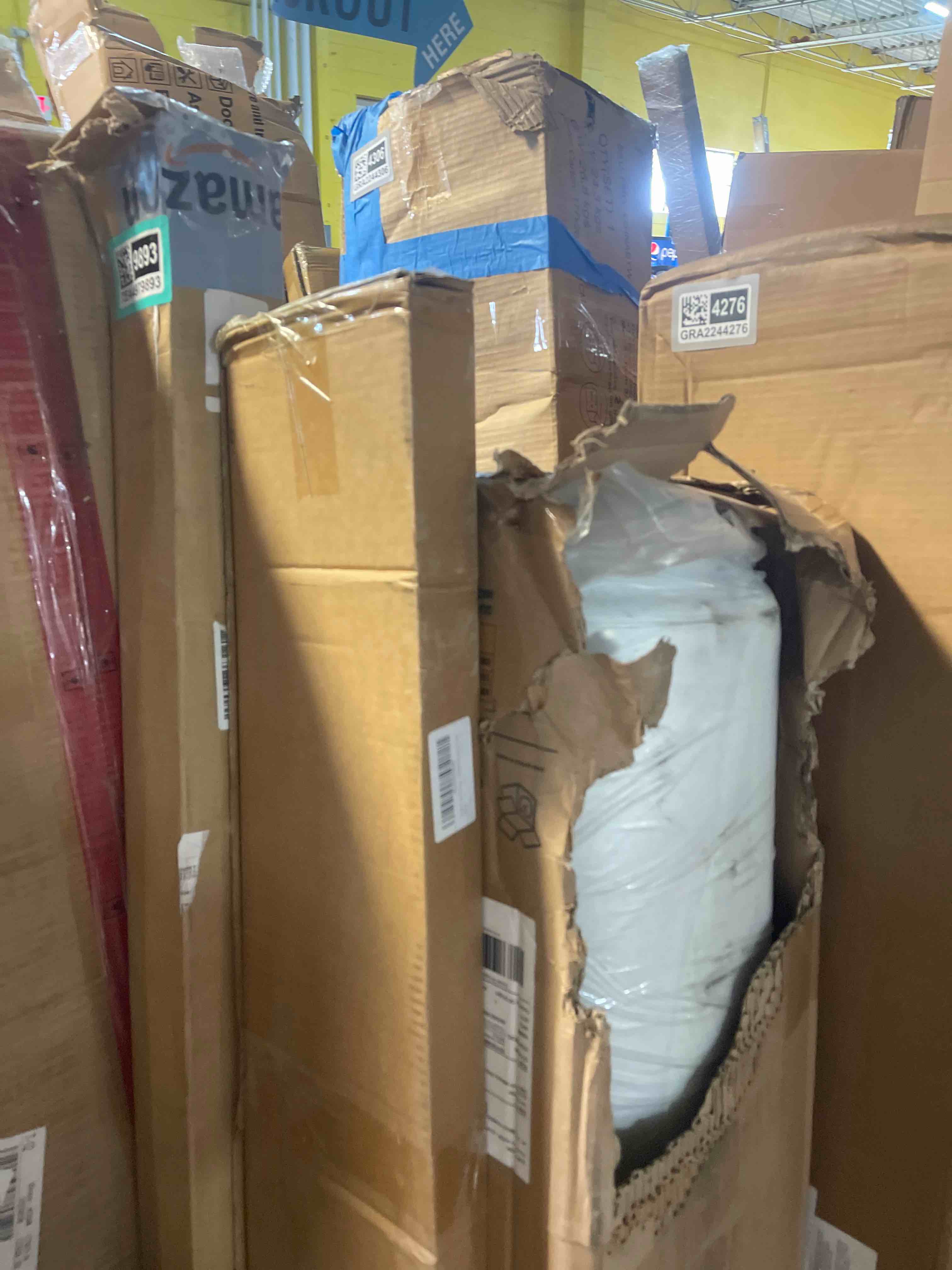 Condition photo showing New/Like New for tailgate cap molding spoiler top protector cover for dodge ram 1500 dt 2019-2026 new body style (not for ram 1500 classic) accessories replace for ch1909105 68292635ac