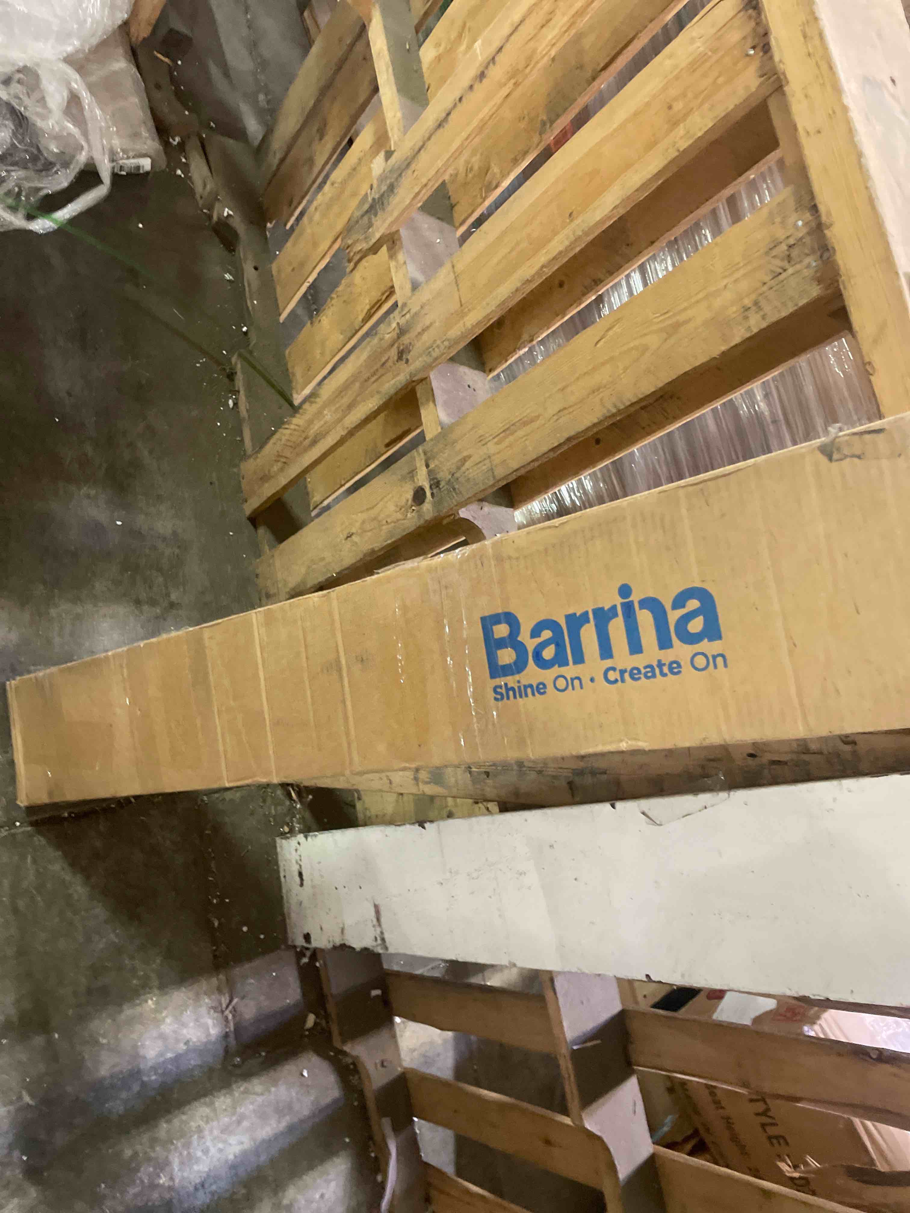 Condition photo showing New/Like New for barrina t8 led shop lights 6ft 60w 8500lm 5000k, daylight white, t8 led garage lights, v shape clear cover high output tube, linkable 6 foot led strip light for workshop, warehouse with plug, 10 packs