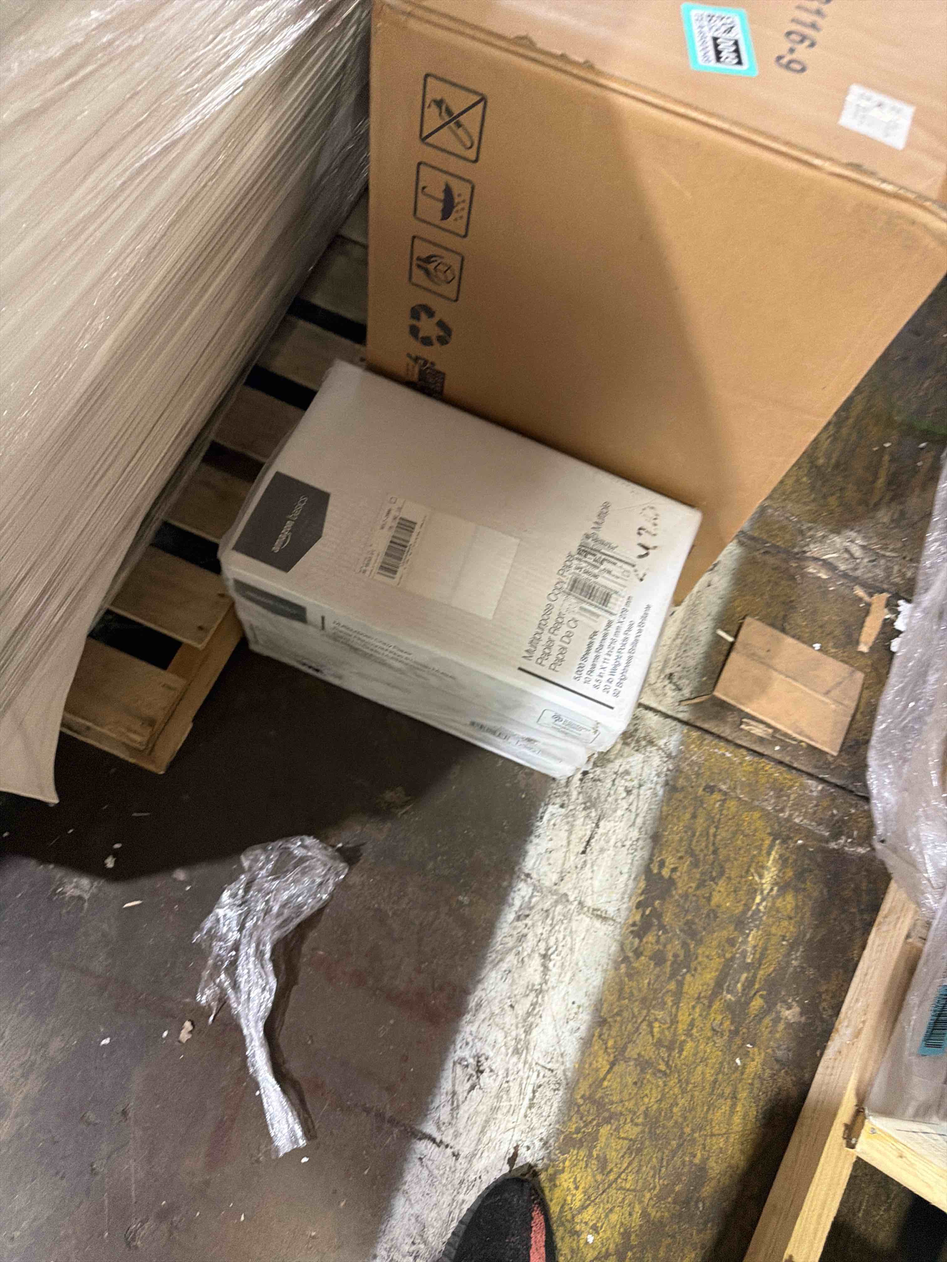 Condition photo showing New/Like New for amazon basics multipurpose copy printer paper, 20 lb, 8.5 x 11 inches, 10 reams (5,000 sheets), 92 bright white
