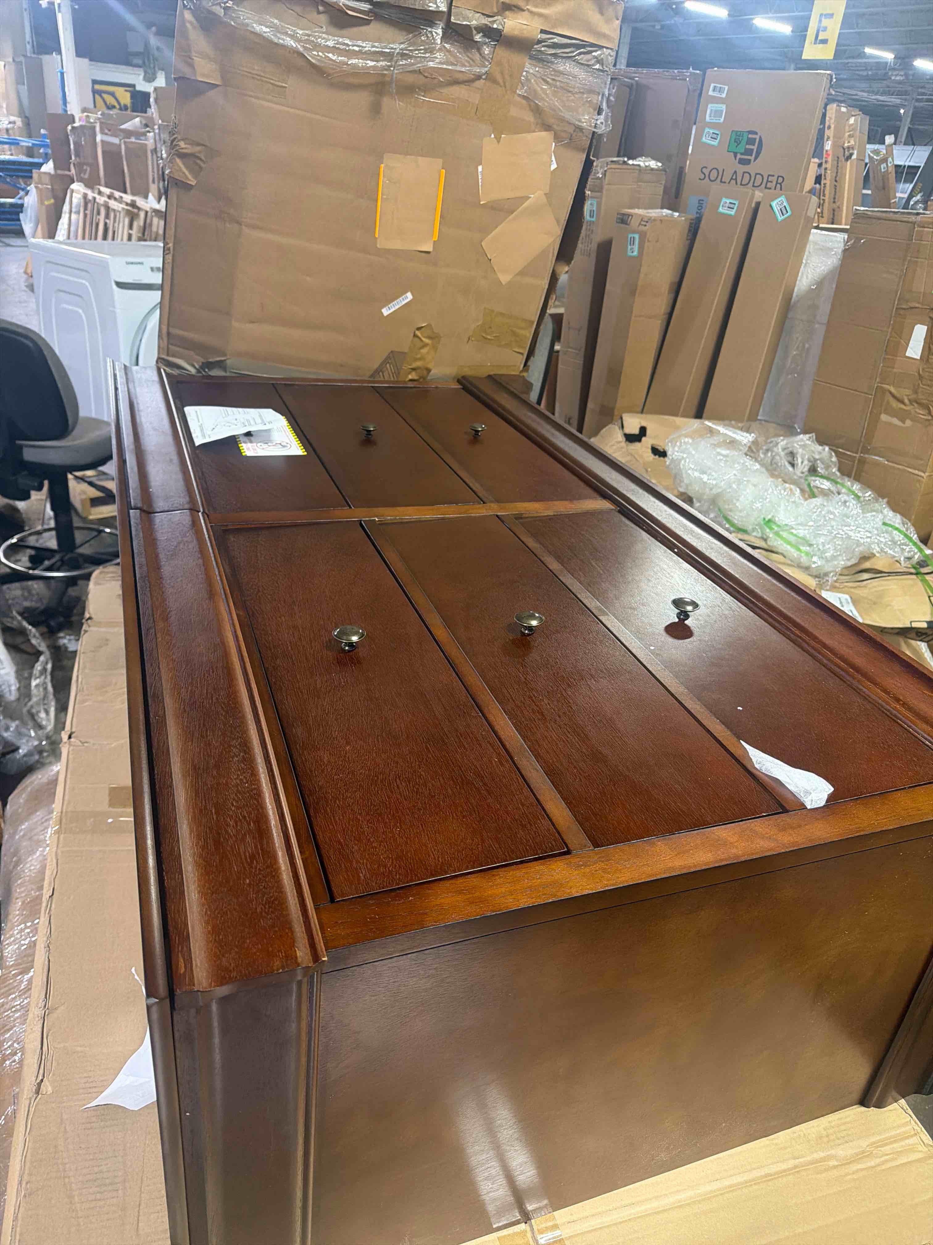 Condition photo showing Good Condition for delta children perry 6 drawer dresser - greenguard gold certified, chestnut (one leg is completely broke up, it can be fixed)