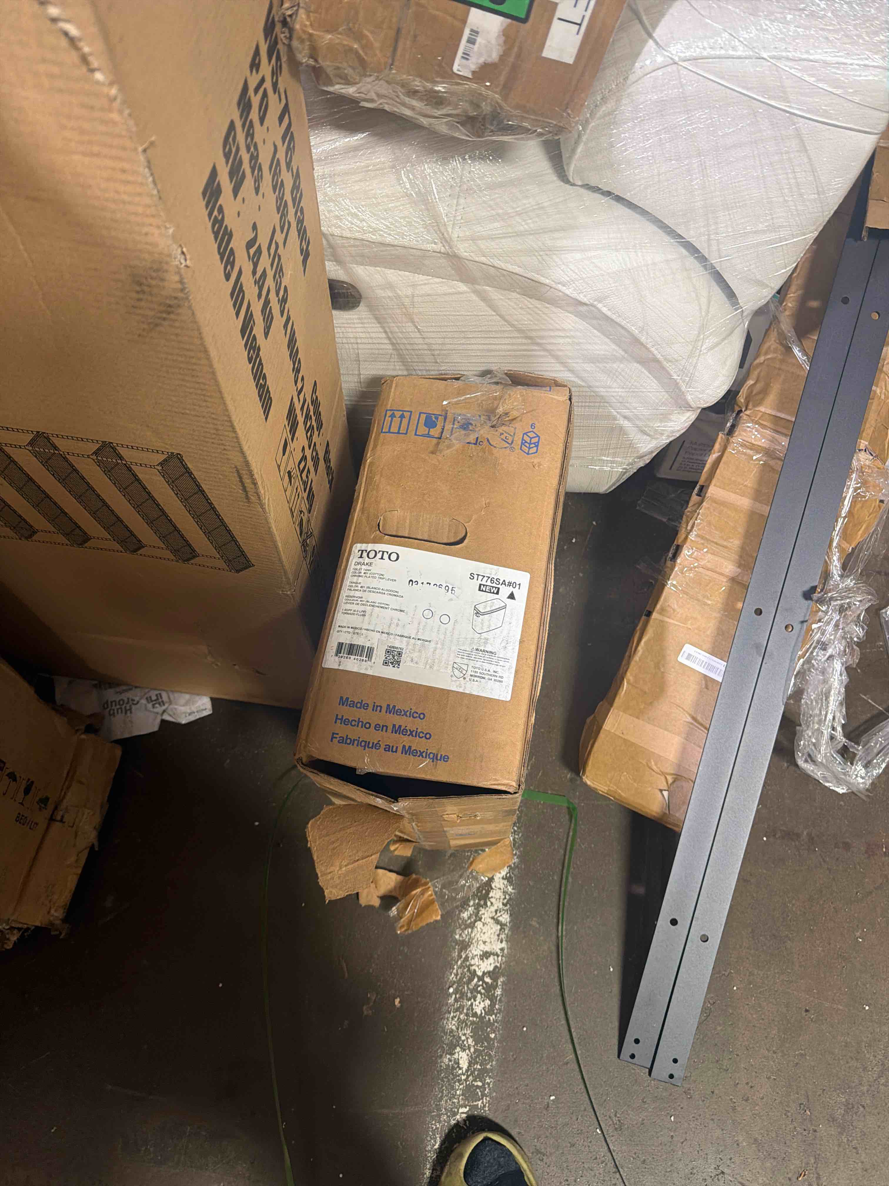 Condition photo showing New/Like New for toto® drake® 1.6 gpf toilet tank with washlet®+ auto flush compatibility  cotton white - st776sa#01