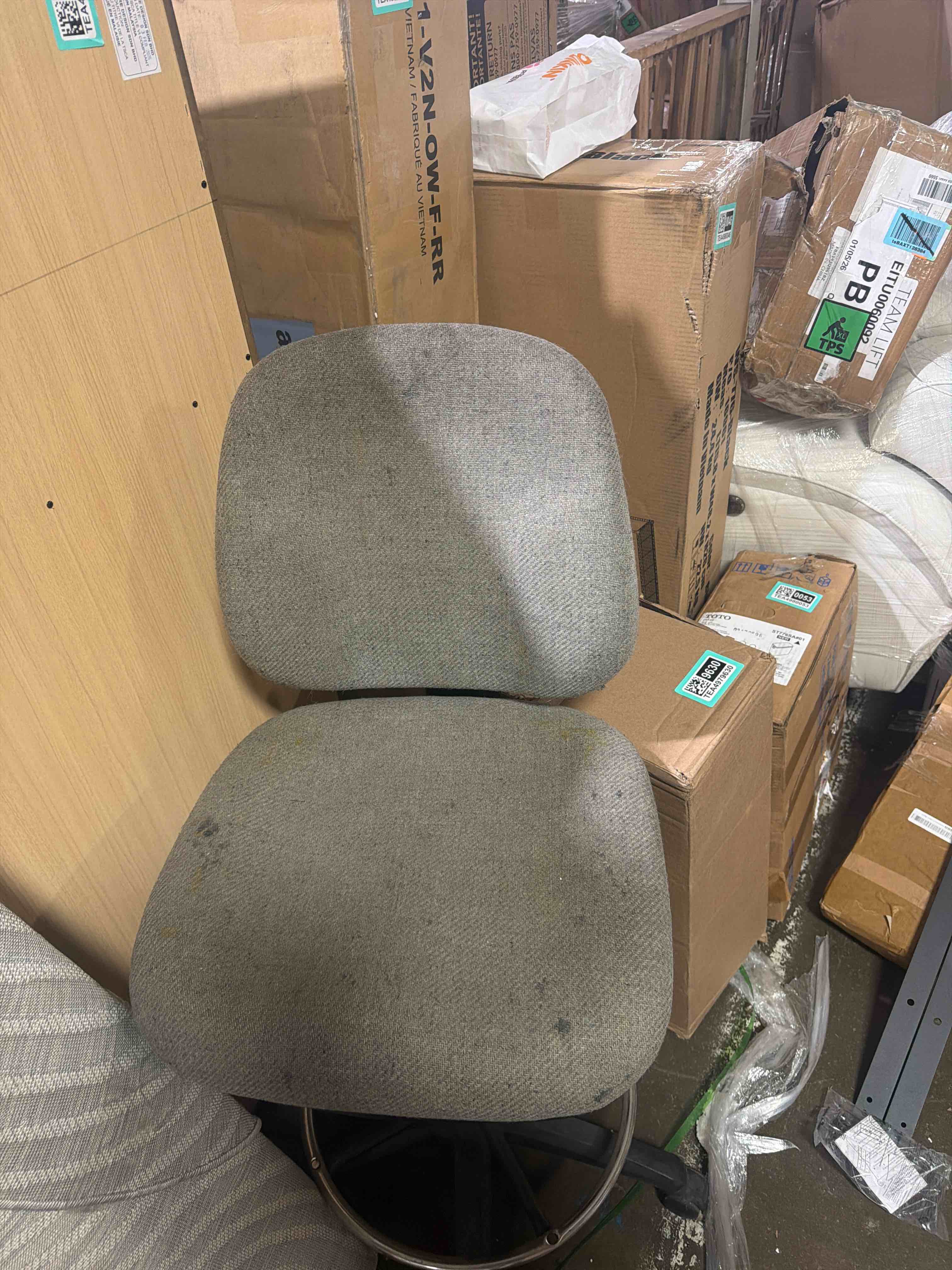 Condition photo showing Good Condition for benchpro standard multi-purpose fabric tall chair with adjustable seat and back height. advanced fabric seat cover is easy to clean (gray)