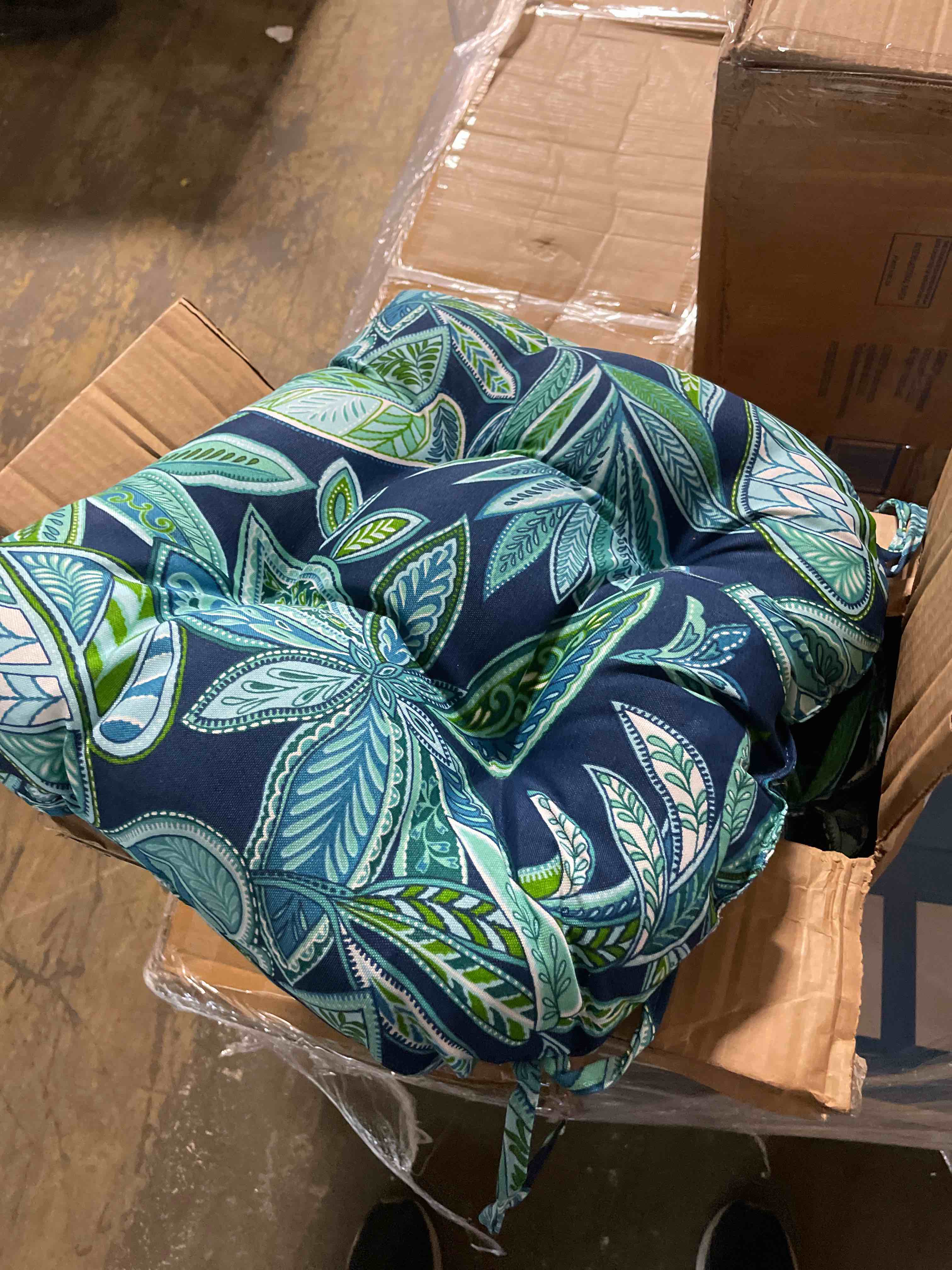 Condition photo showing New/Like New for rsh décor indoor outdoor set of 2 tufted dining chair seat cushions, 16" x 16", (crestwood marine blue leaves) - made in usa