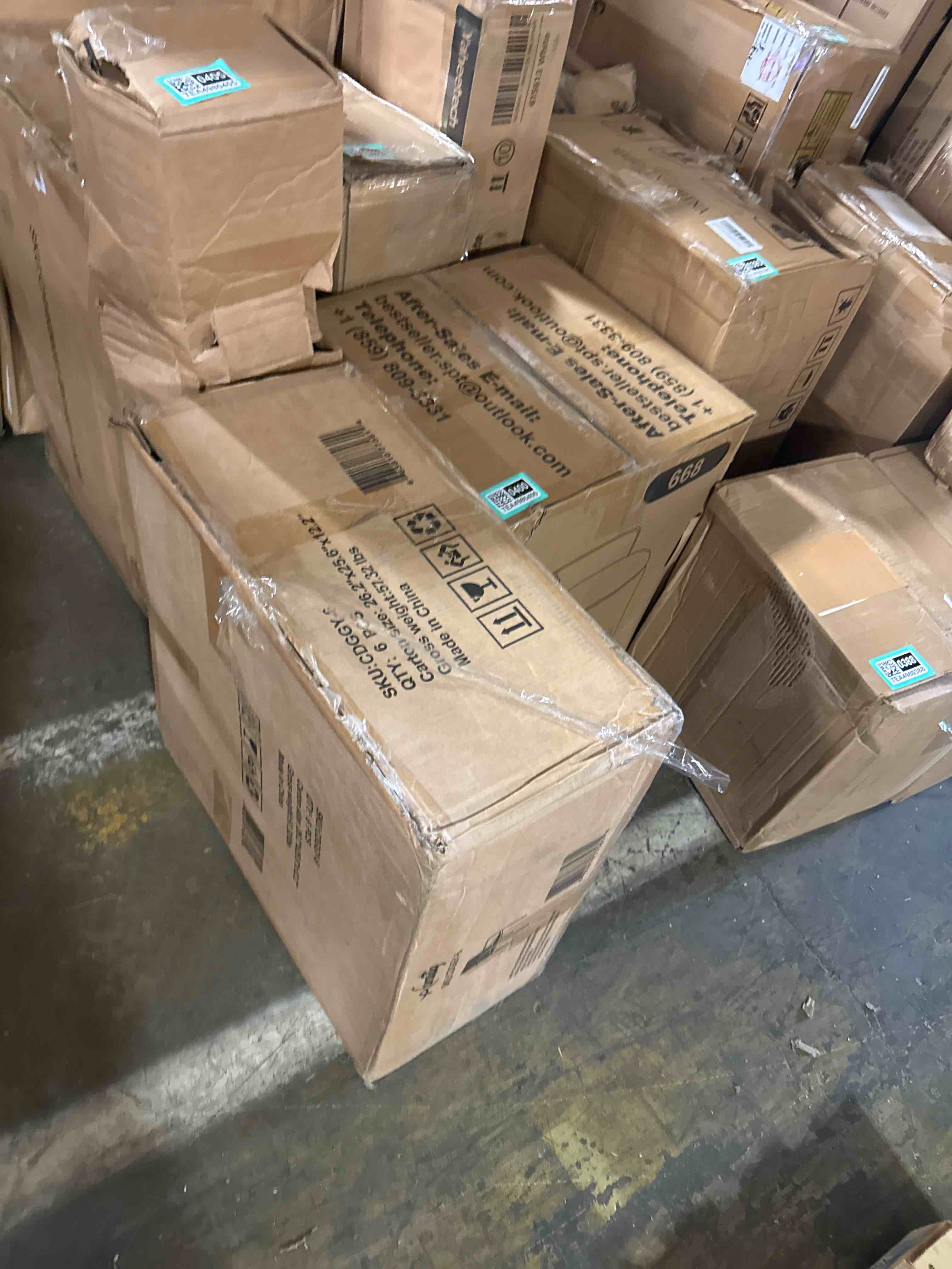 Condition photo showing New/Like New for set of 6 patio dining chairs outdoor stackable patio chairs with backrest/armrests all weather chairs