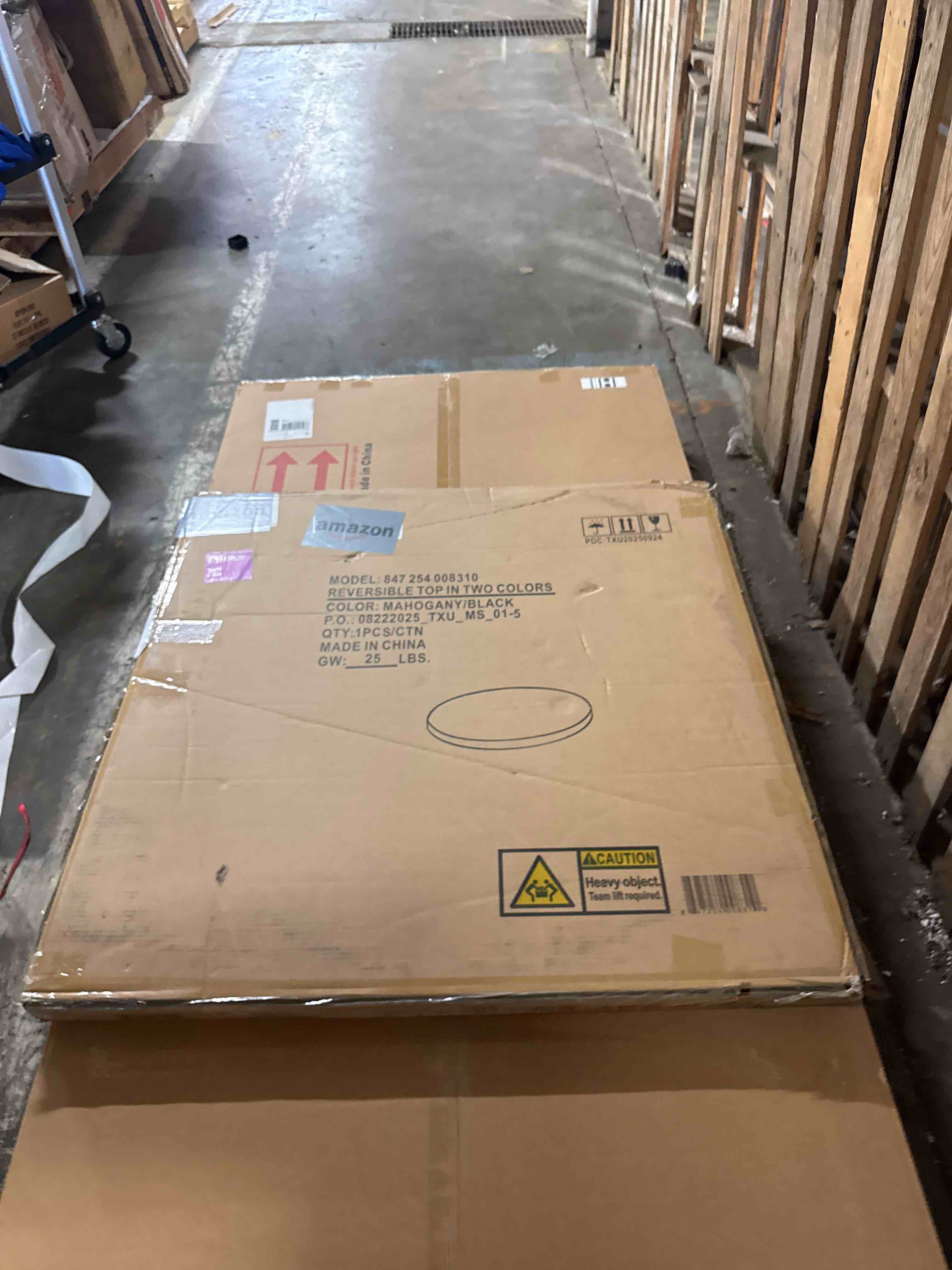 Condition photo showing New/Like New for flash furniture glenbrook 36'' round table top with black or mahogany reversible laminate top