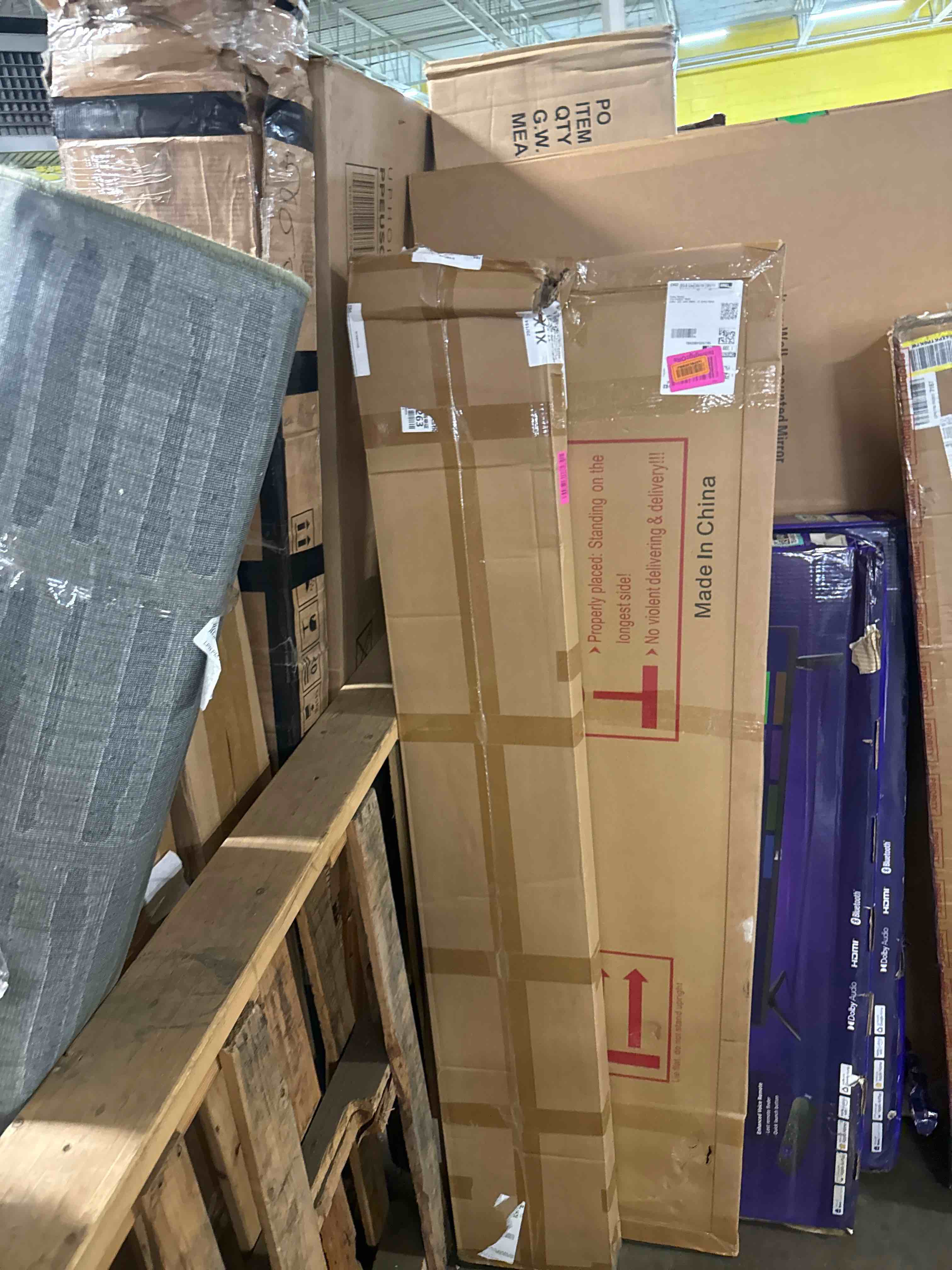 Condition photo showing New/Like New for 2 packs black metal stair step stringers, 8-step for deck height 65 inches stair stringer for outdoor wooden tread